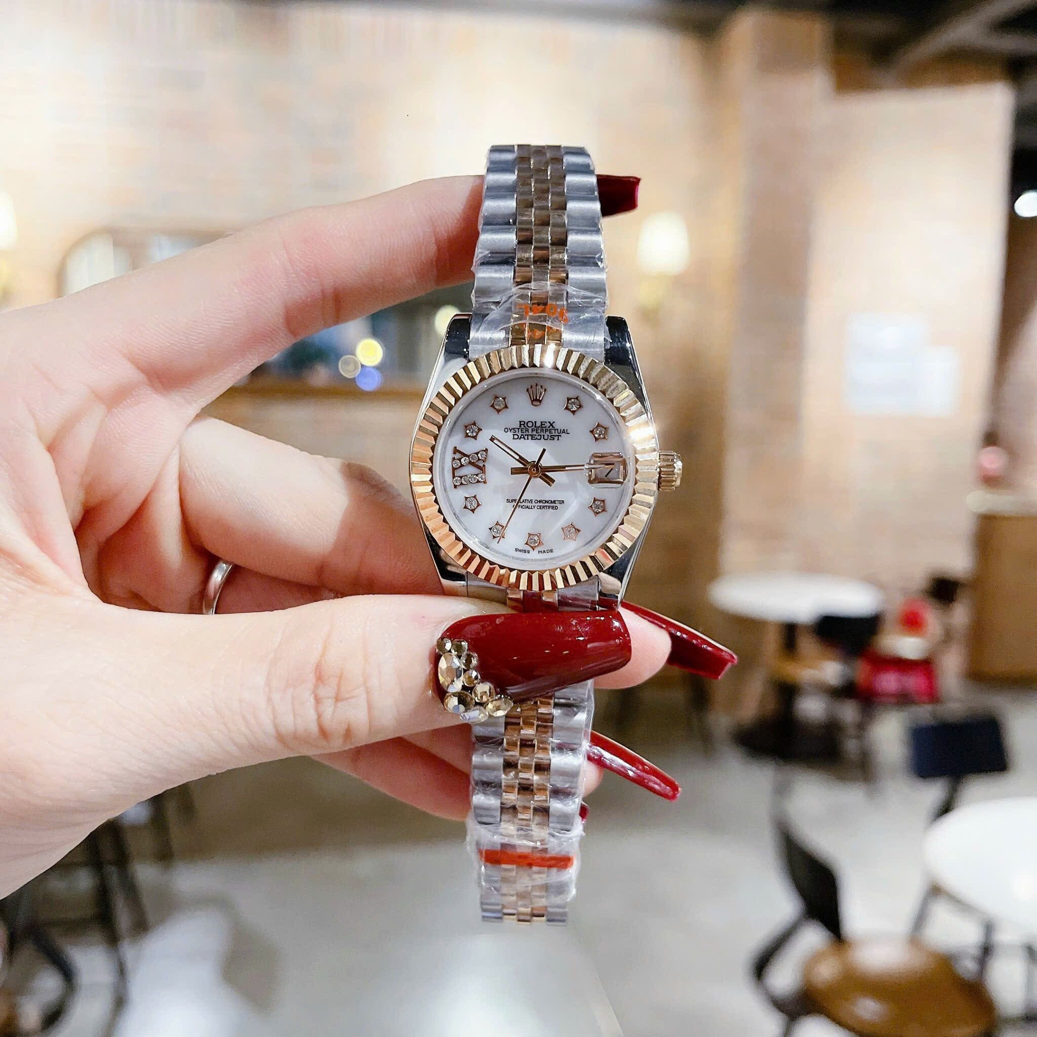 Đồng Hồ Rolex Đính Đá Ngôi Sao |Nữ Giới |Niềng Khía |Dây Kim Loại Demi Vàng |Máy Pin (Máy Quartz) |Size 31mm |donghogiatot.vn