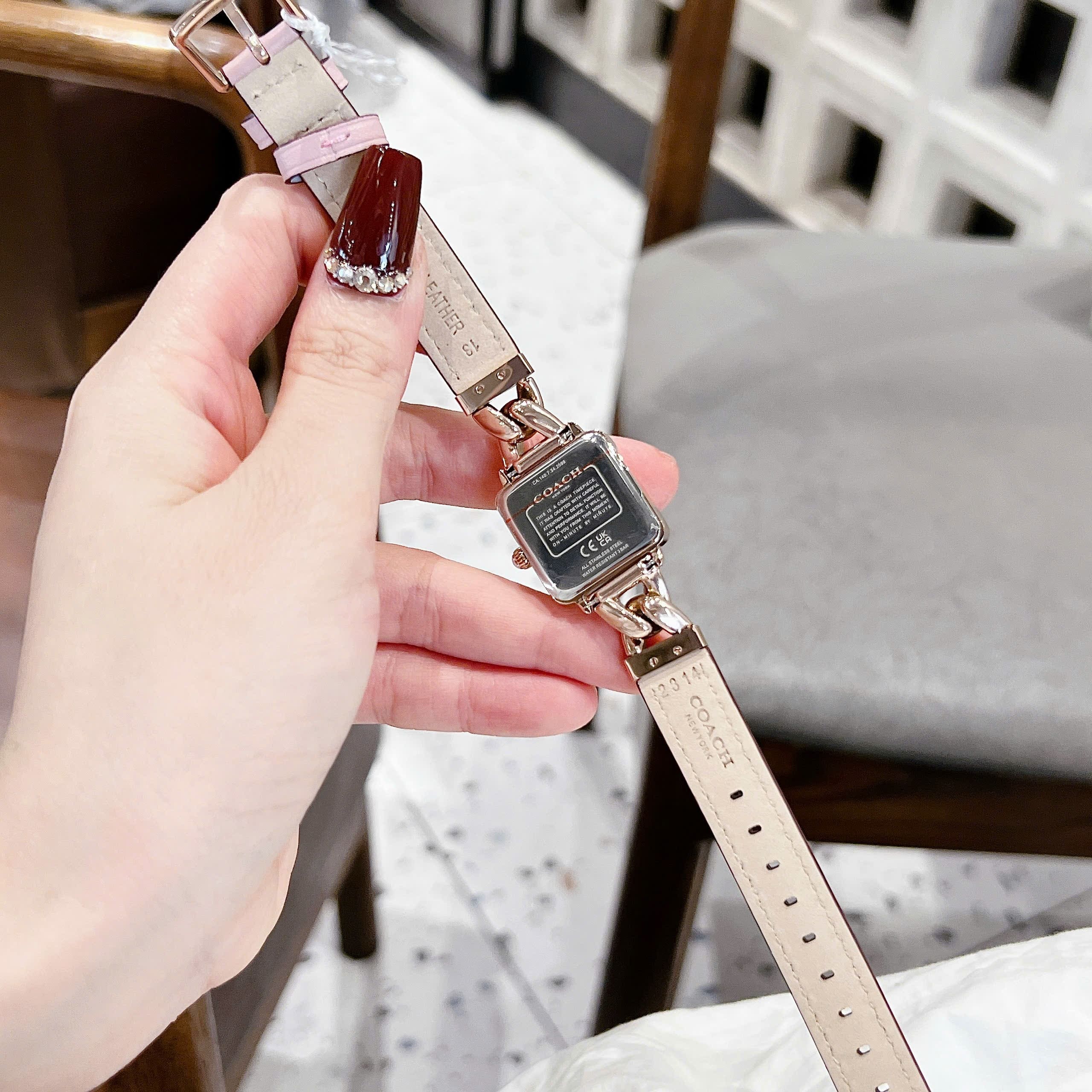 Đồng Hồ Coach Cass 14504357 |Nữ Giới |Mặt Vuông |Rose Gold |Dây Da Hồng |Máy Pin (Quartz) |Size 22mm |donghogiatot.vn