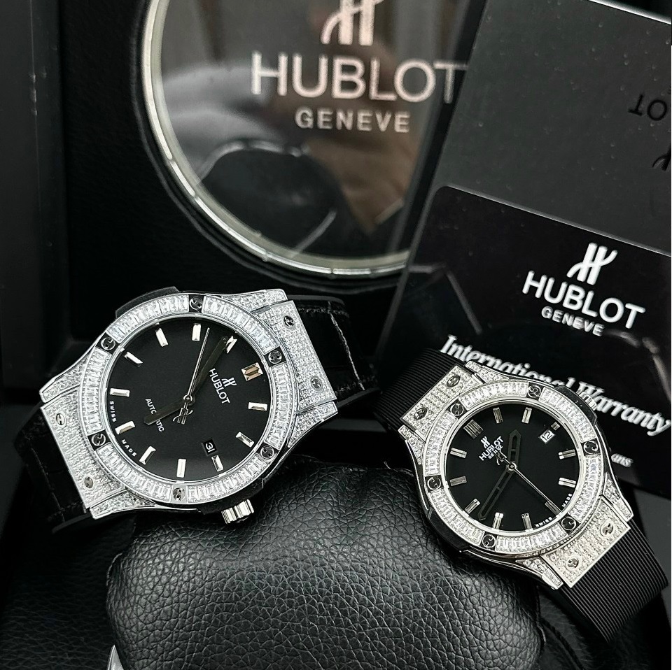 Đồng Hồ Hublot Đính Full Đá |Cặp Đôi |Mặt Tròn |Mặt Đen |Dây Da Bọc Cao Su Đen |Donghogiatot.vn