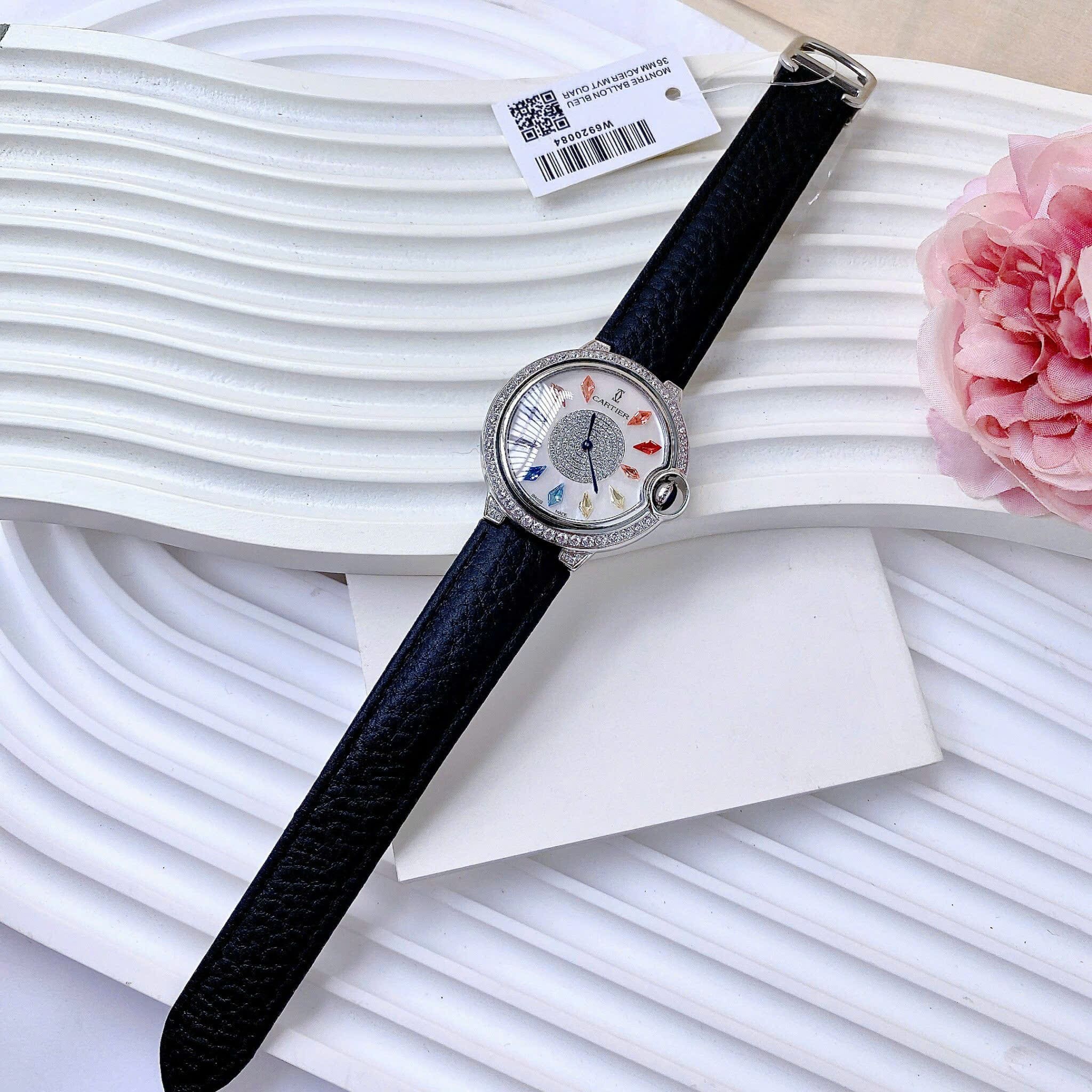 Đồng Hồ Cartier Ballon Bleu |Nữ Giới |Đính Pha Lê Nhiều Màu |Dây Da Đen |Máy Pin (Quartz) |Size 35mm |donghogiatot.vn