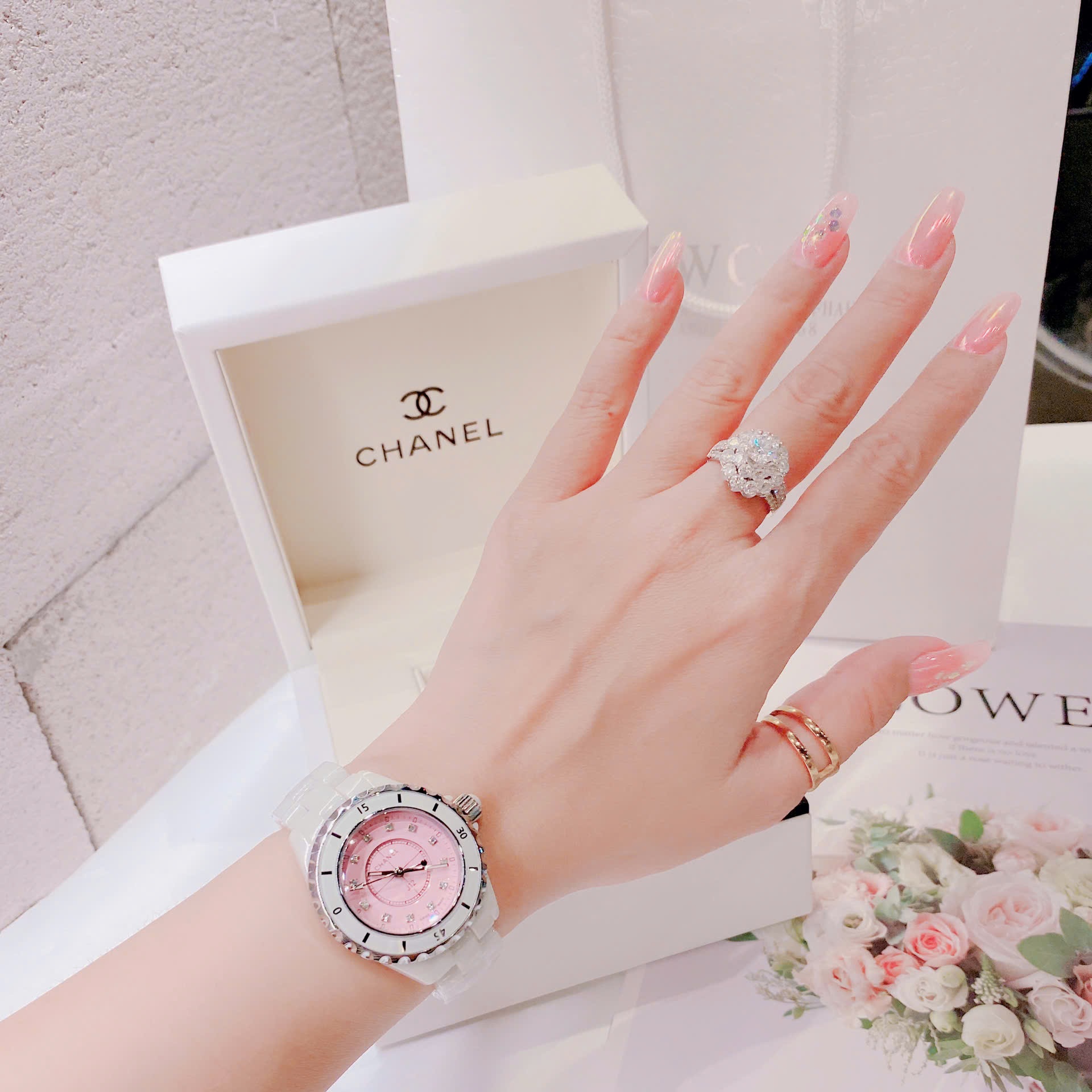 Đồng Hồ Chanel Hoa J12 |Nữ Giới |Mặt Hồng |Đính Đá |Dây Đá Ceramica Trắng |Máy Pin (Quartz) |Size 34mm |donghogiatot.vn