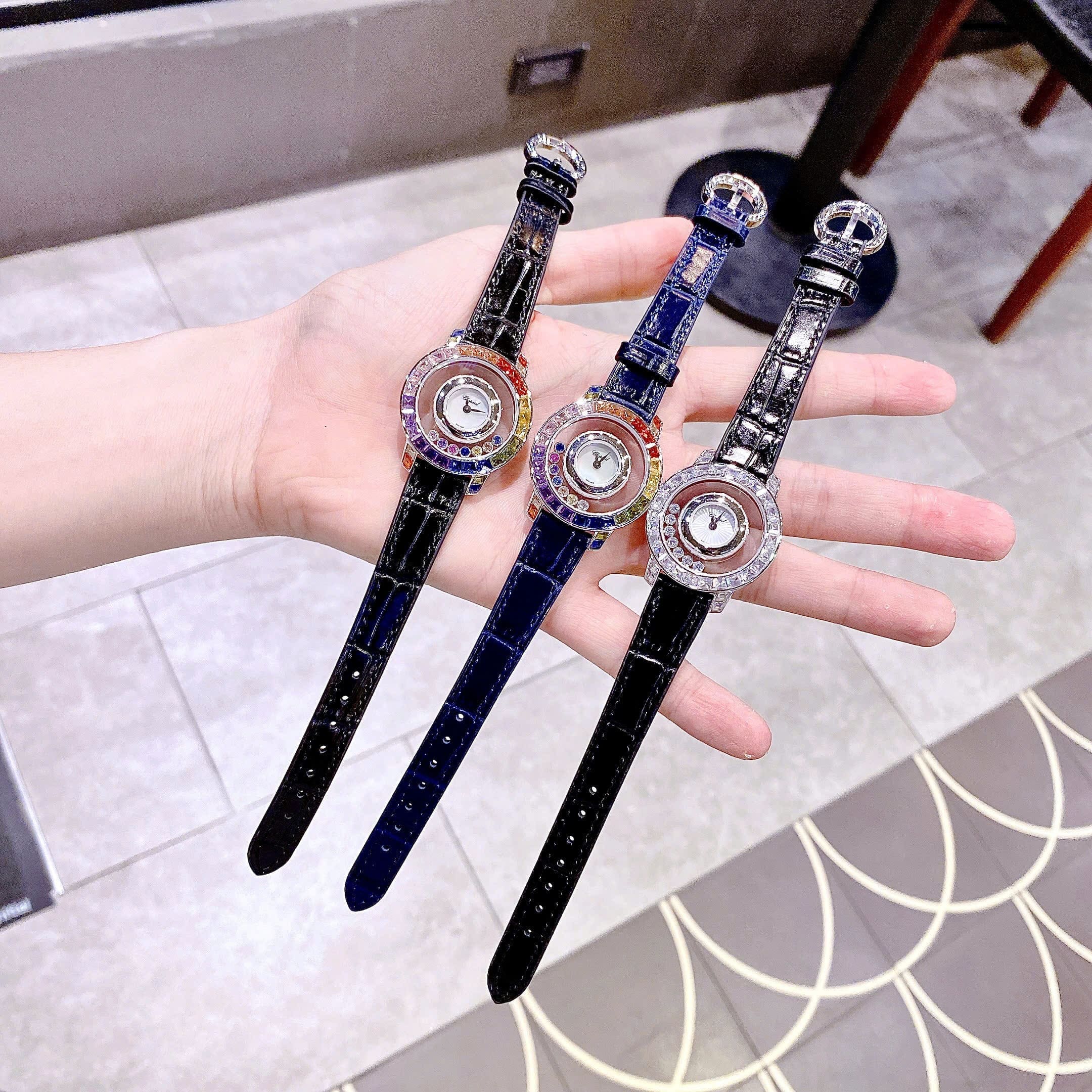 Đồng Hồ Chopard Happy Diamonds |Nữ Giới |Đính Đá Nhiều Màu |Dây Da Đen |Máy Pin (Quartz) |Size 32mm |donghogiatot.vn