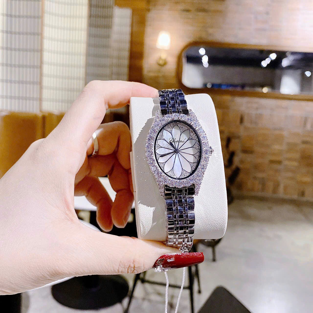 Đồng Hồ Chopard L'Heure Du Diamant |Nữ Giới |Đính Đá |Dây Kim Loại |Máy Pin (Quartz) |Size 32mm |donghogiatot.vn