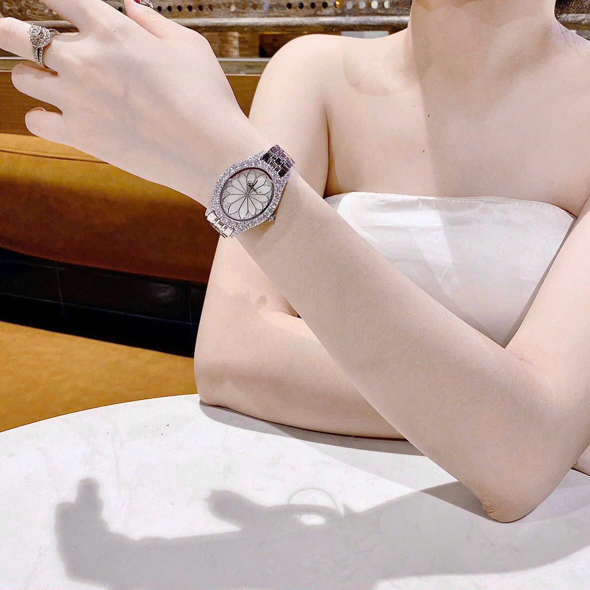 Đồng Hồ Chopard L'Heure Du Diamant |Nữ Giới |Đính Đá |Dây Kim Loại |Máy Pin (Quartz) |Size 32mm |donghogiatot.vn