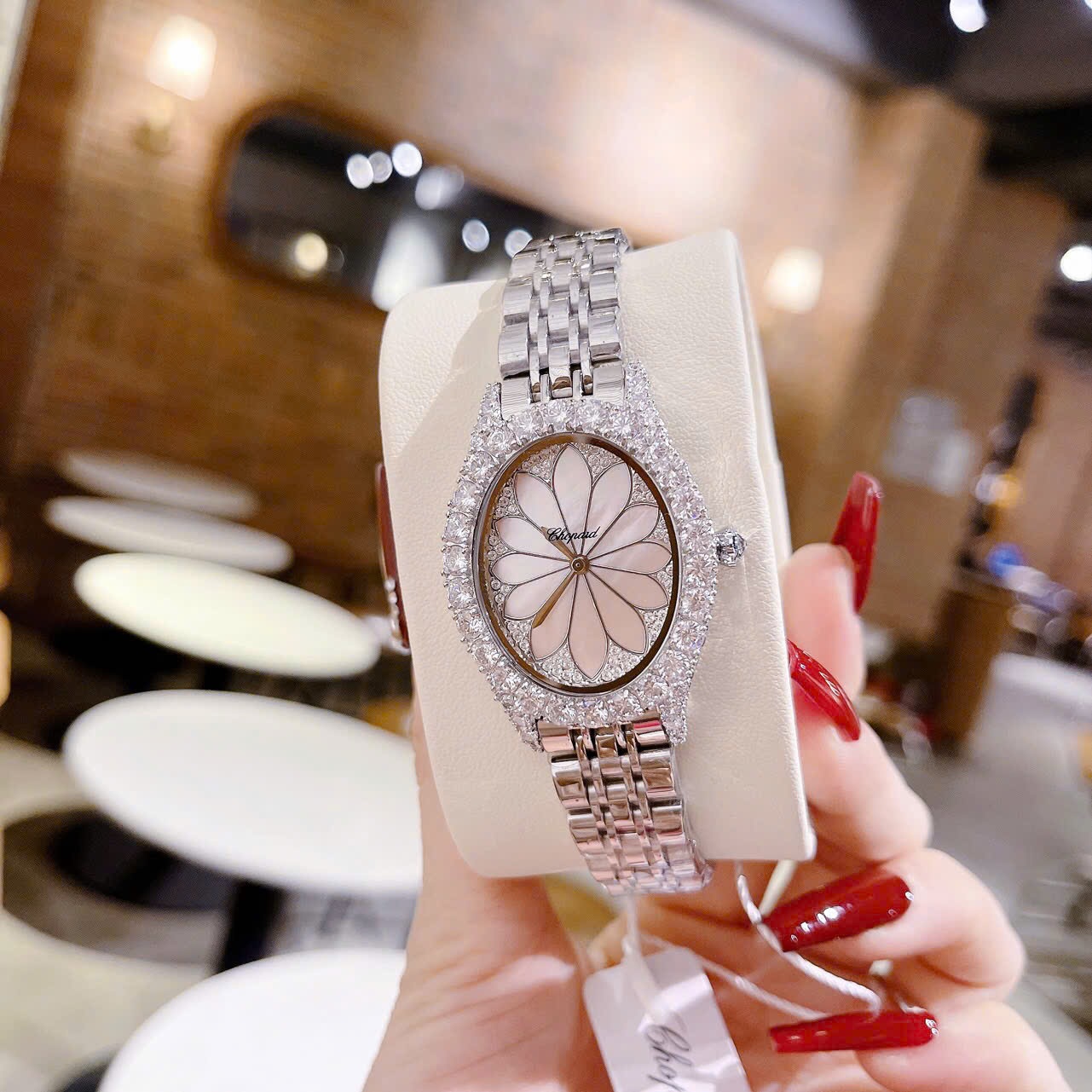 Đồng Hồ Chopard L'Heure Du Diamant |Nữ Giới |Mặt Hồng |Dây Kim Loại |Máy Pin (Quartz) |Size 32mm |donghogiatot.vn