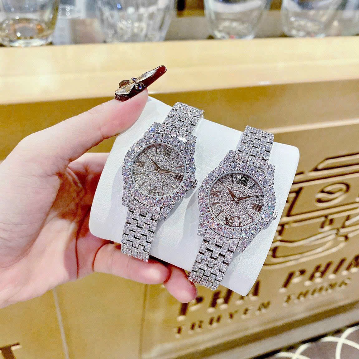 Đồng Hồ Chopard L'Heure Du Diamant |Nữ Giới |Mặt Tròn |Full Đá |Dây Kim Loại |Máy Pin (Quartz) |Size 32mm |donghogiatot.vn