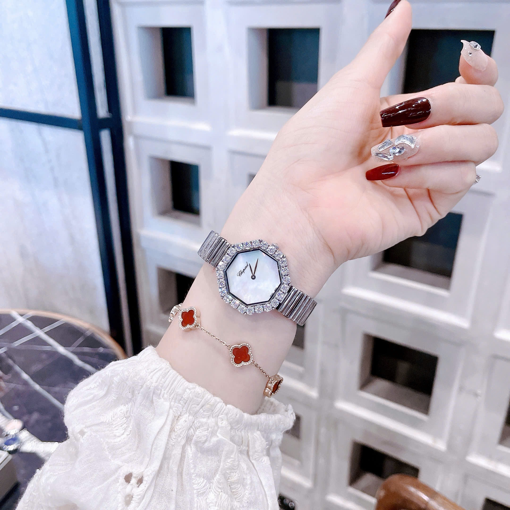 Đồng Hồ Chopard L'Heure Du Diamant Octoagonal |Nữ Giới |Mặt Xà Cừ |Dây Kim Loại |Máy Pin (Quartz) |Size 32mm |donghogiatot.vn