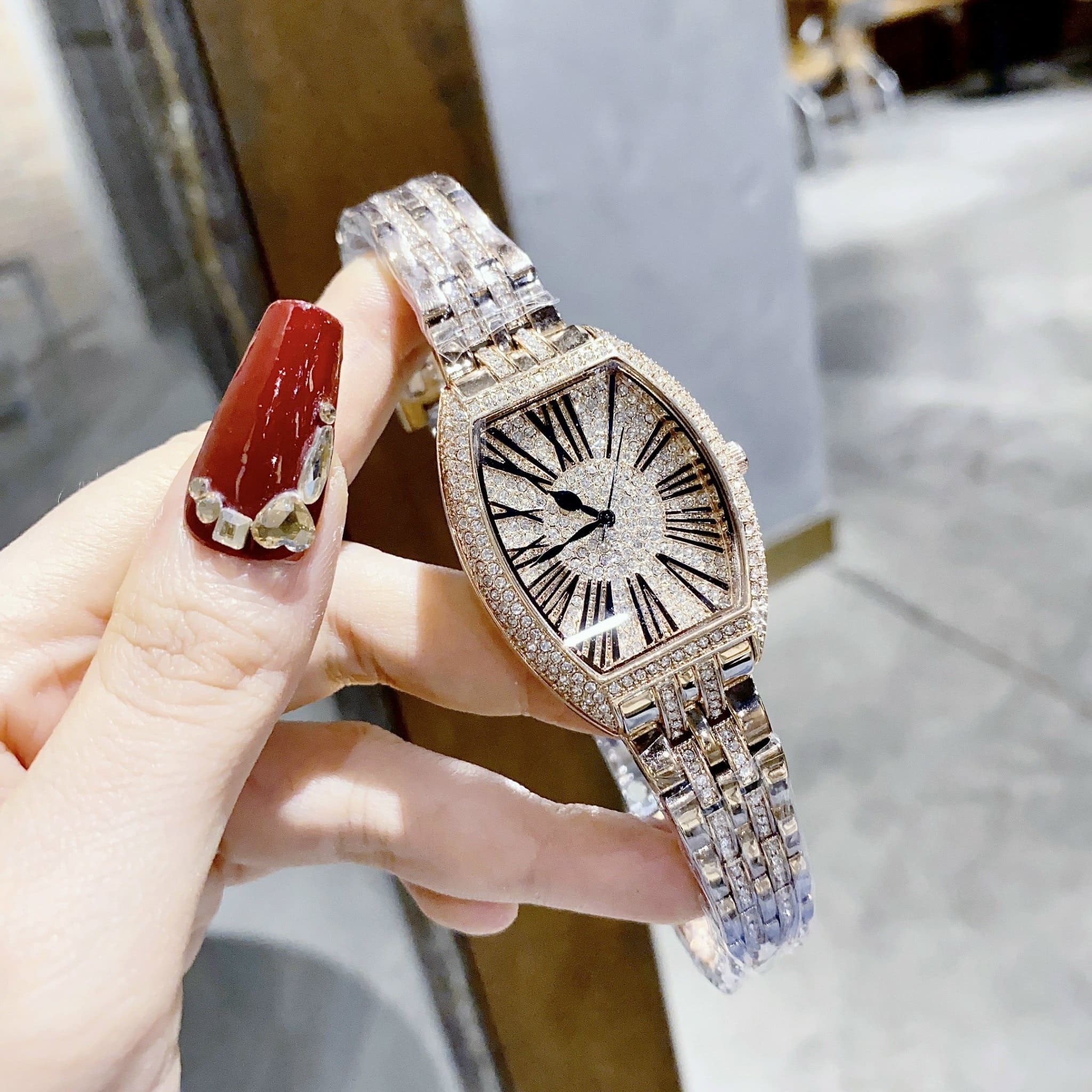 Đồng Hồ Chopard Mặt Oval |Nữ Giới |Đính Đá |Dây Kim Loại Rose Gold |Máy Pin (Quartz) |Size 34mm |donghogiatot.vn