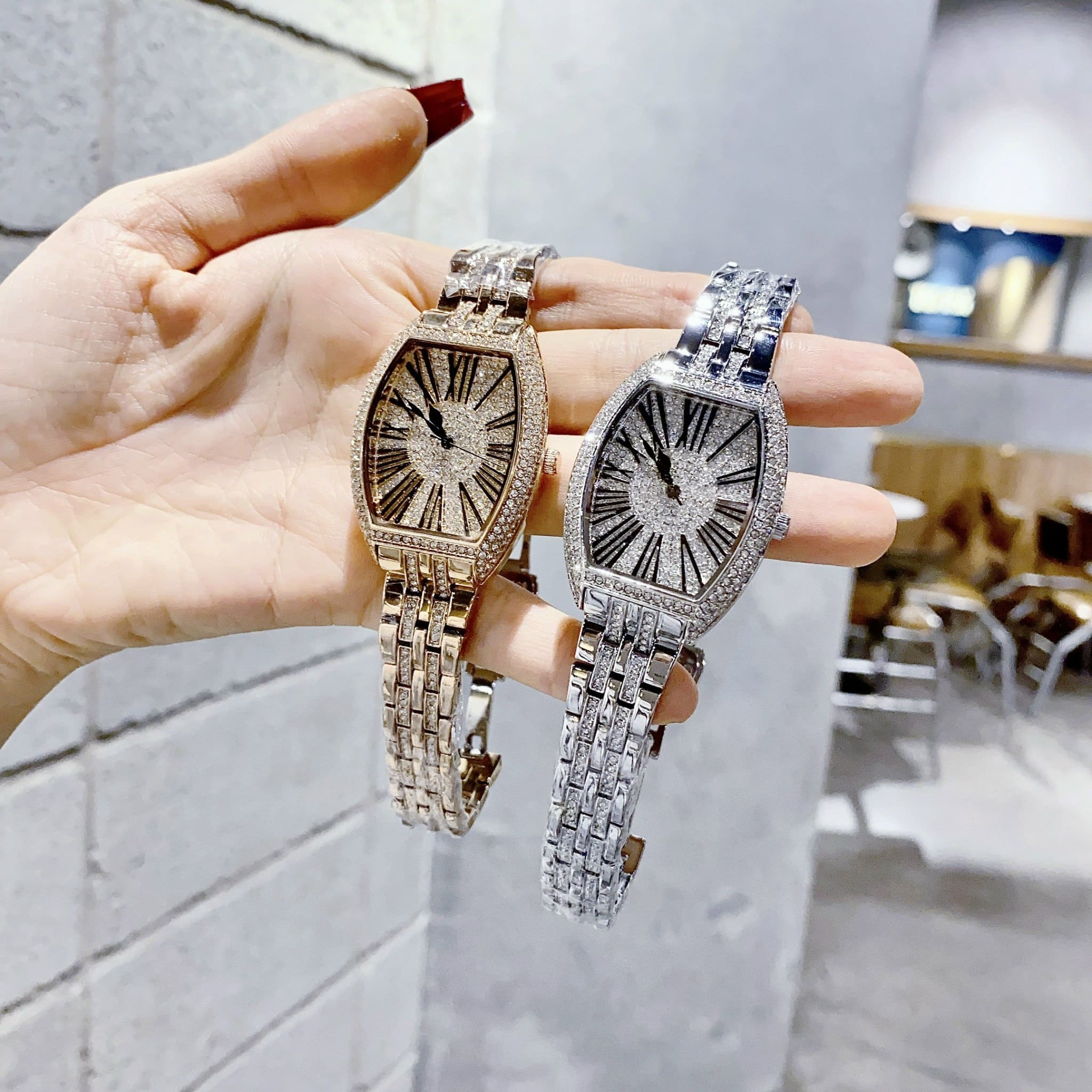 Đồng Hồ Chopard Mặt Oval |Nữ Giới |Đính Đá |Dây Kim Loại Rose Gold |Máy Pin (Quartz) |Size 34mm |donghogiatot.vn