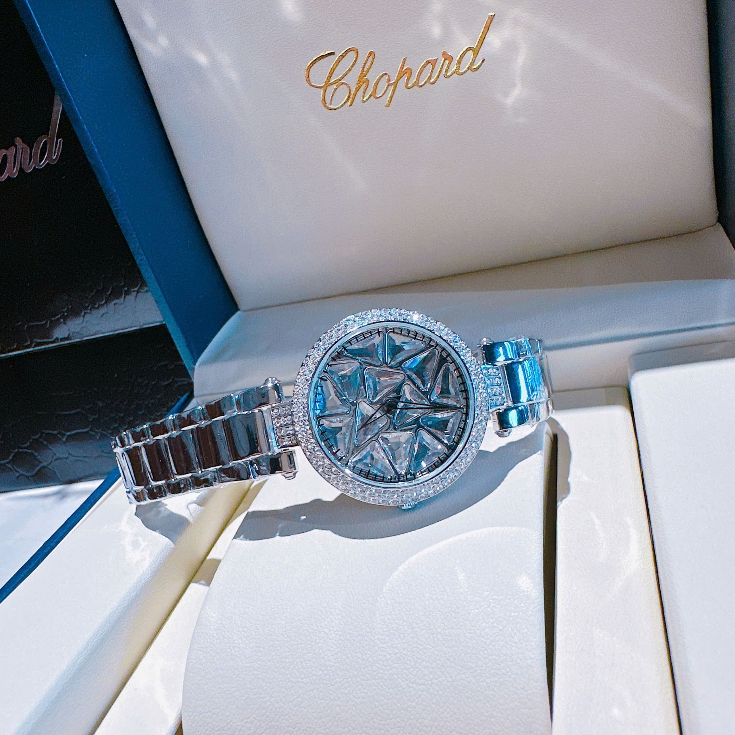 Đồng Hồ Chopard Mặt Xoay |Nữ Giới |Đính Pha Lê |Dây Kim Loại Trắng Silver |Máy Pin (Quartz) |Size 35mm |donghogiatot.vn