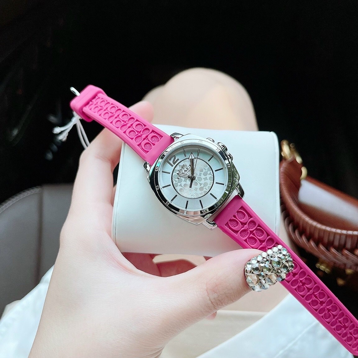 Đồng Hồ Coach Boyfriend |Nữ Giới |Trắng Silver |Dây Silicone Hồng |Máy Pin (Quartz) |Size 34mm |donghogiatot.vn