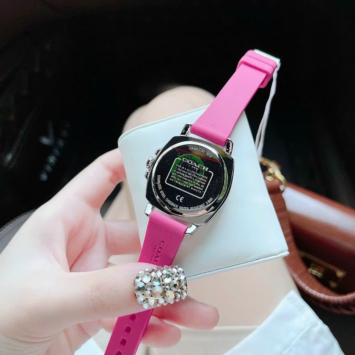 Đồng Hồ Coach Boyfriend |Nữ Giới |Trắng Silver |Dây Silicone Hồng |Máy Pin (Quartz) |Size 34mm |donghogiatot.vn