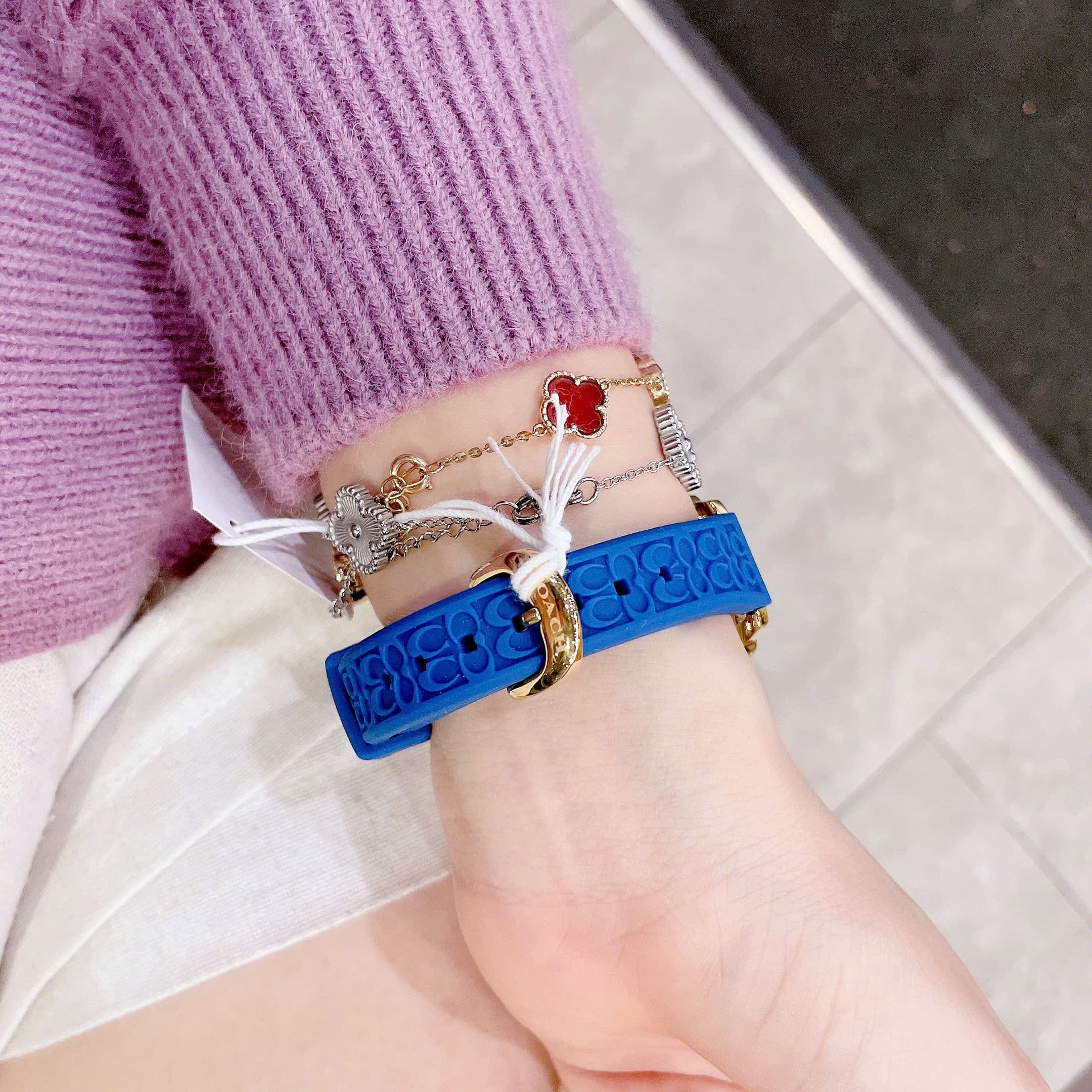 Đồng Hồ Coach Boyfriend |Nữ Giới |Vàng Gold |Dây Cao Su Xanh Dương |Máy Pin (Quartz) |Size 34mm |donghogiatot.vn