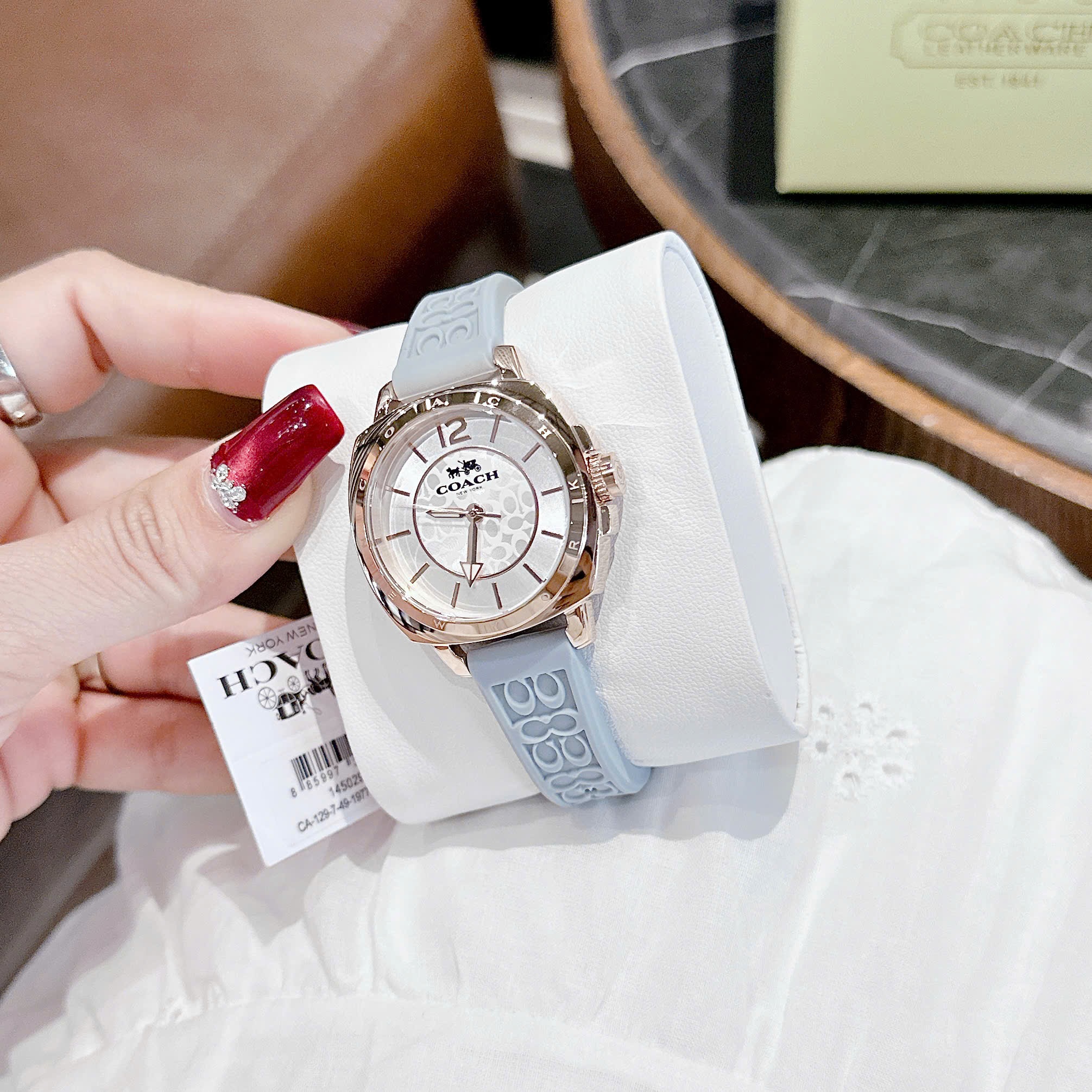 Đồng Hồ Coach Boyfriend |Nữ Giới |Trắng Silver |Dây Silicone Xanh Da Trời |Máy Pin (Quartz) |Size 34mm |donghogiatot.vn