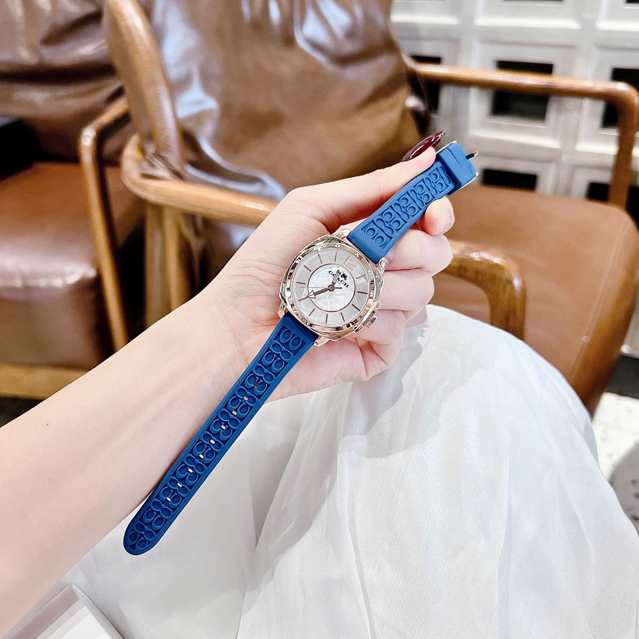 Đồng Hồ Coach Boyfriend |Nữ Giới |Trắng Silver |Dây Silicone Xanh Dương |Máy Pin (Quartz) |Size 34mm |donghogiatot.vn