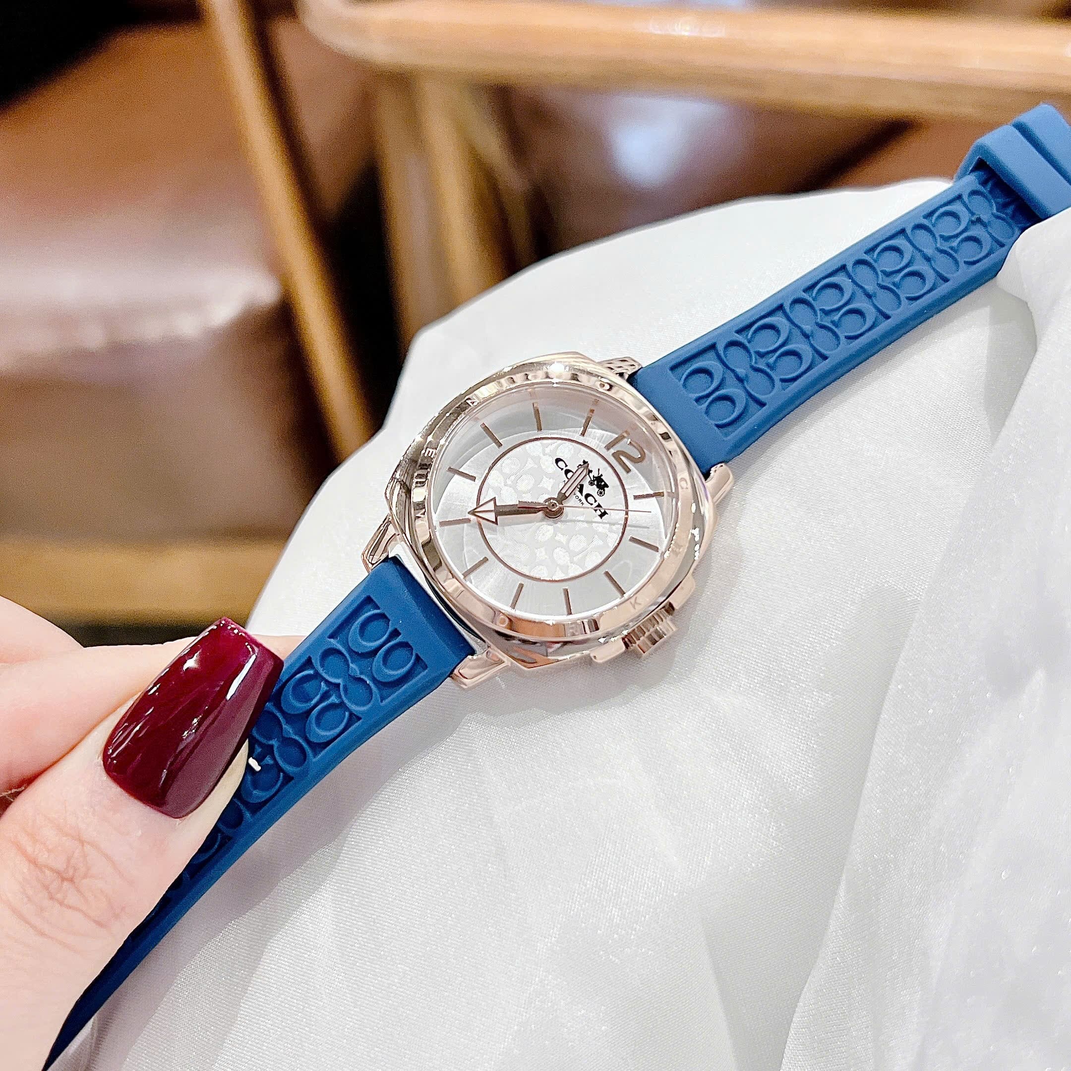 Đồng Hồ Coach Boyfriend |Nữ Giới |Trắng Silver |Dây Silicone Xanh Dương |Máy Pin (Quartz) |Size 34mm |donghogiatot.vn