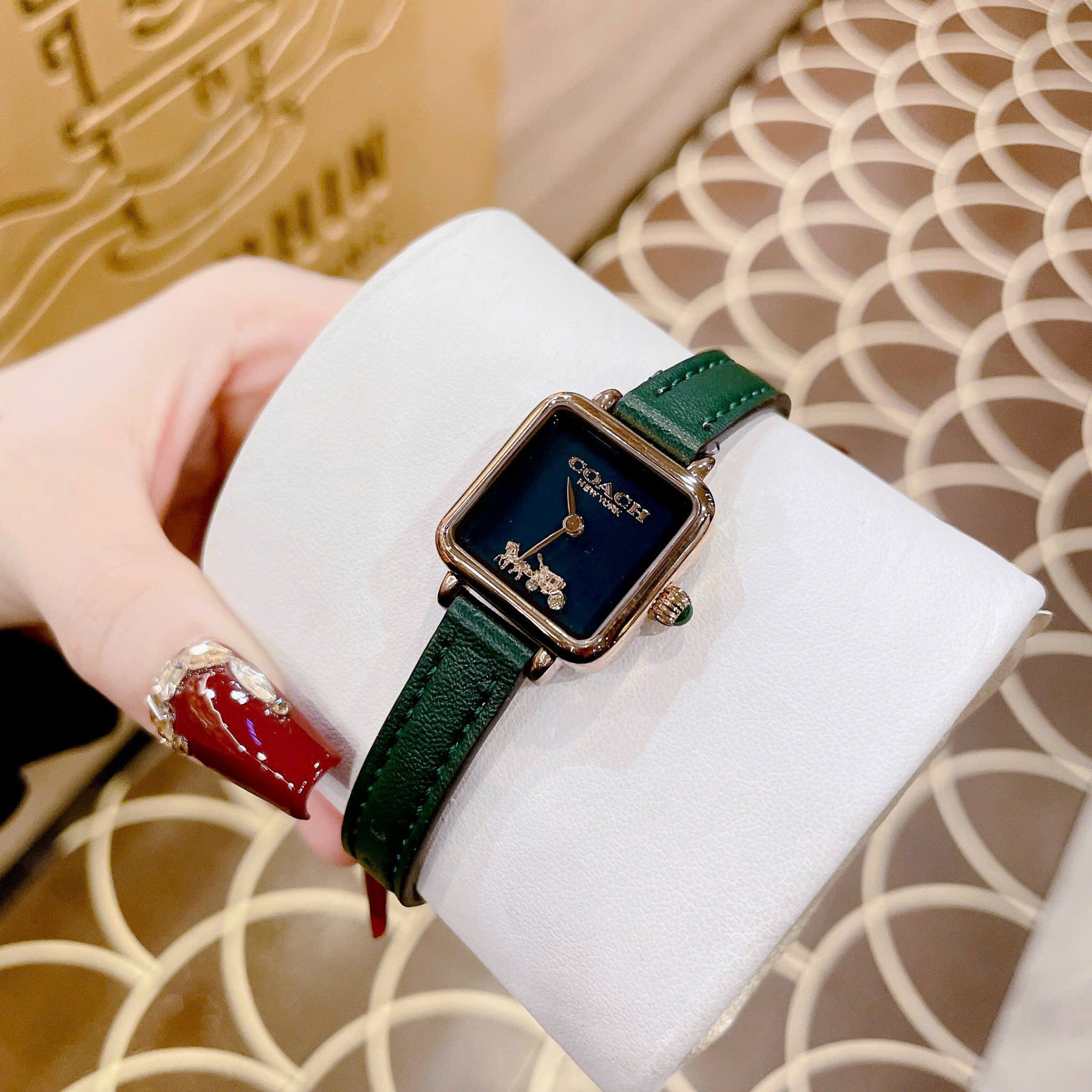 Đồng Hồ Coach Cass Signature |Nữ Giới |Mặt Vuông |Dây Da Xanh Lá |Máy Pin (Quartz) |Size 22mm |donghogiatot.vn