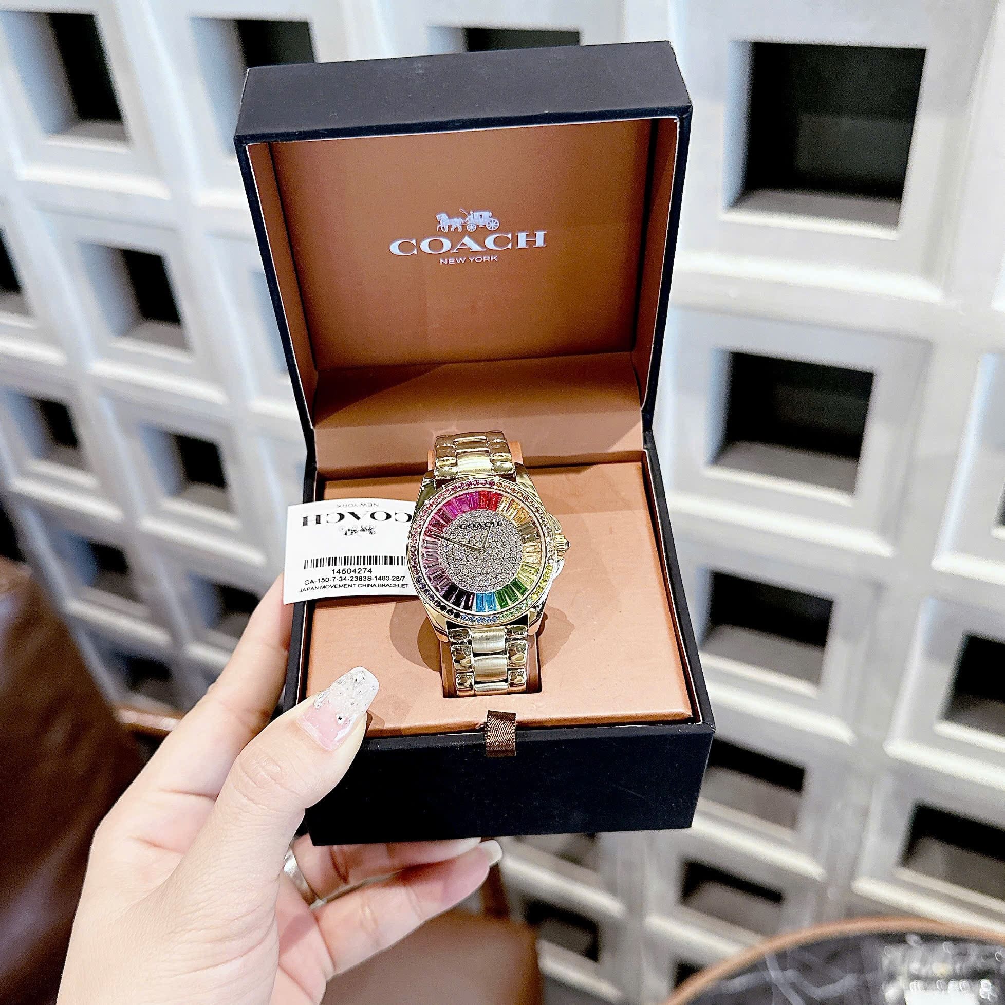 Đồng Hồ Coach |Nữ Giới |Đính Đá Nhiều Màu |Dây Kim Loại Vàng Gold |Máy Pin (Quartz) |Size 36mm |donghogiatot.vn