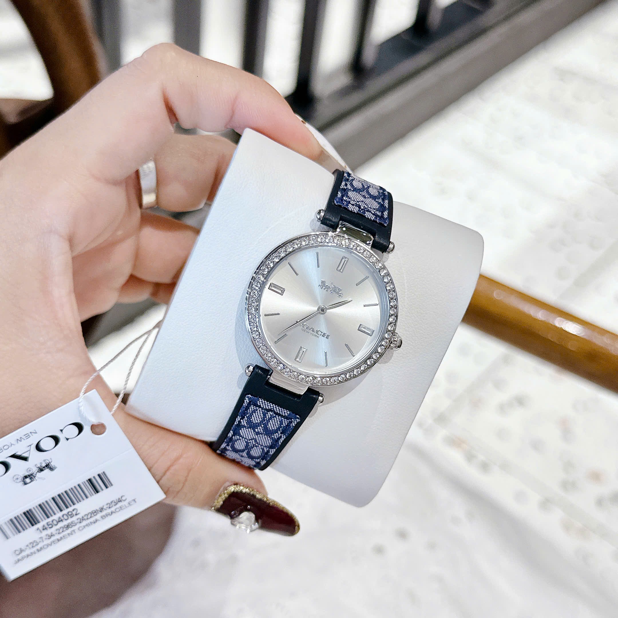 Đồng Hồ Coach Pretty In Everry Little |Nữ Giới |Đính Đá |Dây Canvas Xanh Dương |Máy Pin (Quartz) |Size 32mm |donghogiatot.vn
