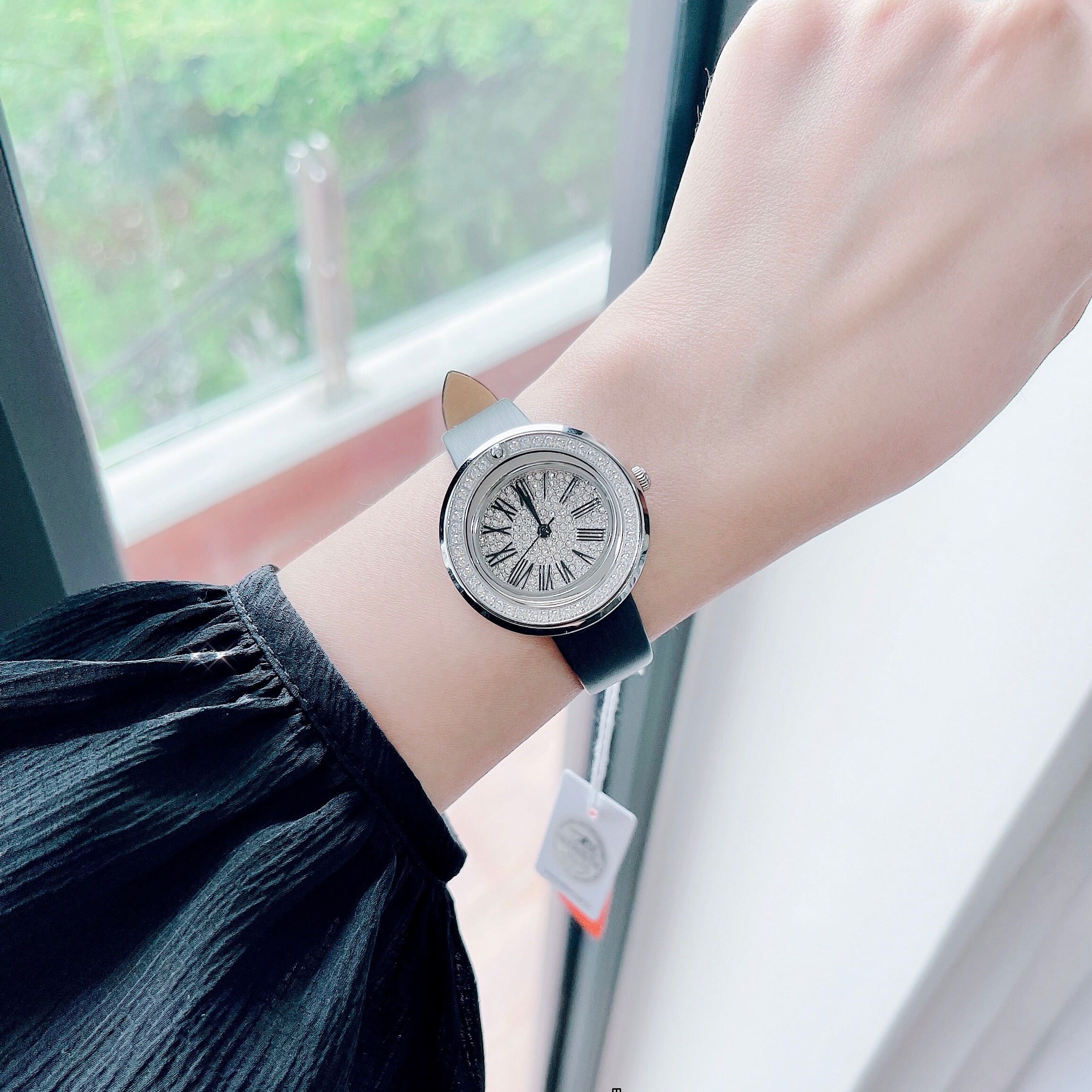 Đồng Hồ Davena Silver |Nữ Giới |Mặt Full Đá |Dây Da Đen |Máy Pin (Quartz) |Size 30mm |donghogiatot.vn