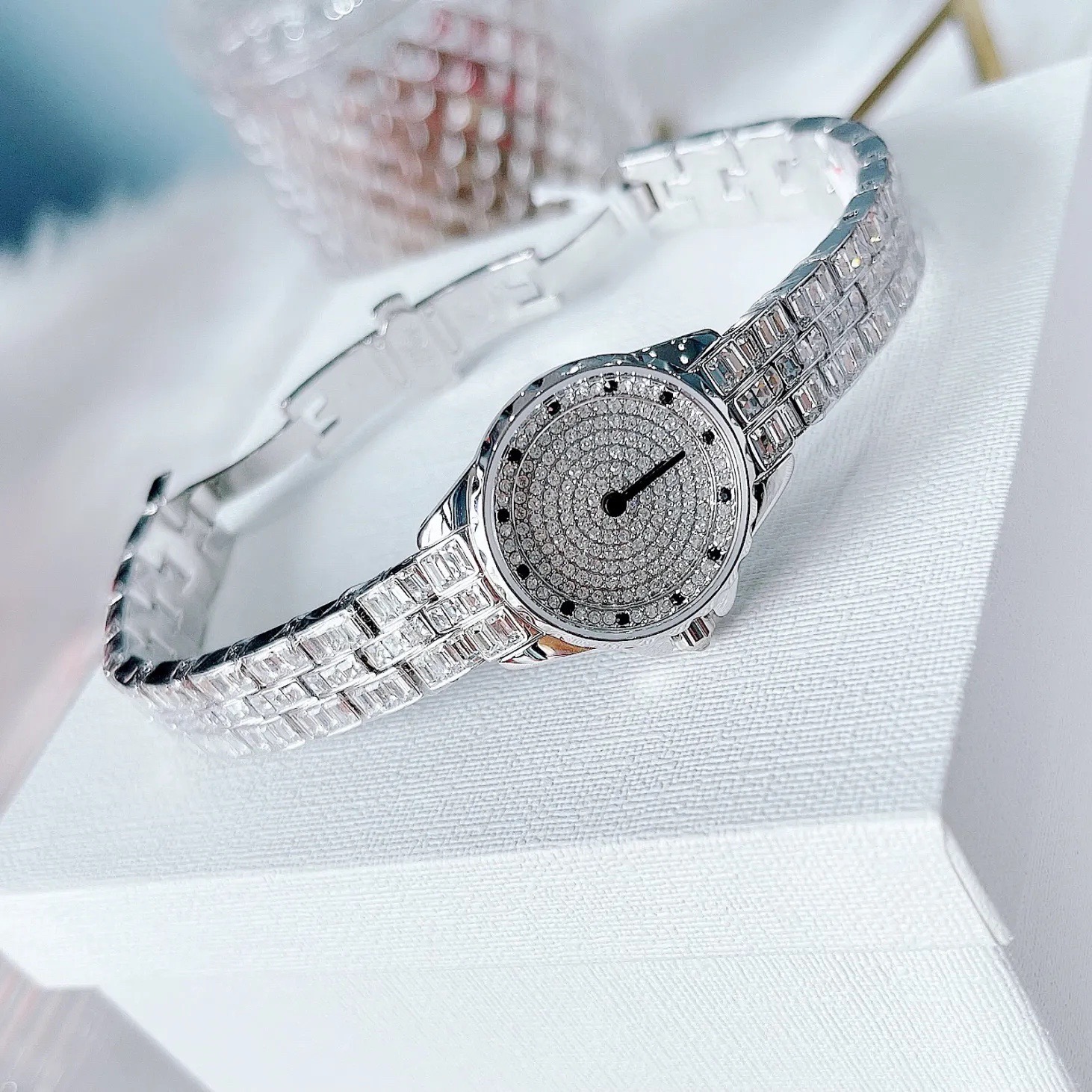 Đồng Hồ Davena Full Đá |Nữ Giới |Silver |Dây Kim Loại Đính Pha Lê |Máy Pin (Quartz) |Size 25mm |donghogiatot.vn