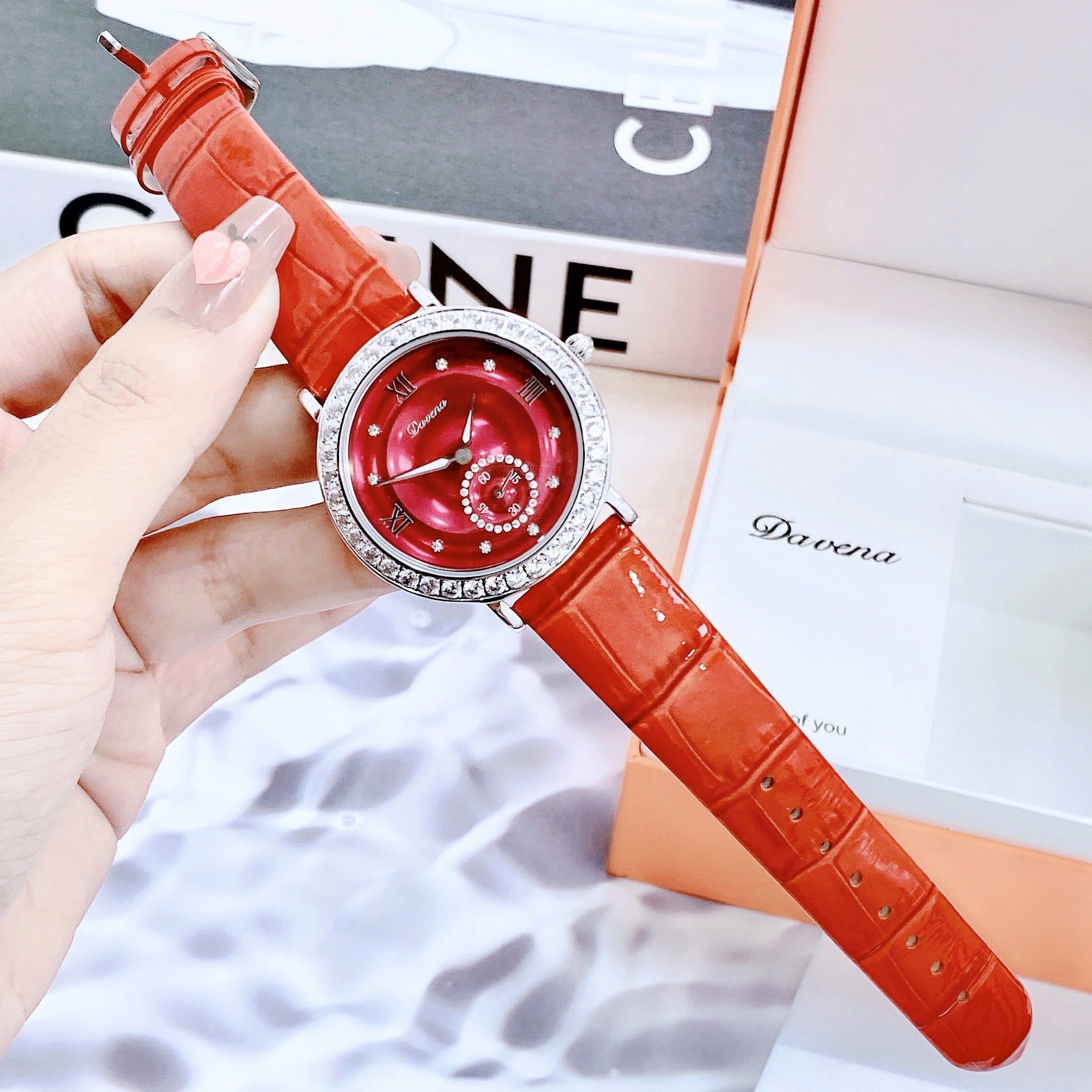 Đồng Hồ Davena Mặt Tròn Đỏ |Nữ Giới |Đính Đá |Dây Da Đỏ |Máy Pin (Quartz) |Size 38mm |donghogiatot.vn