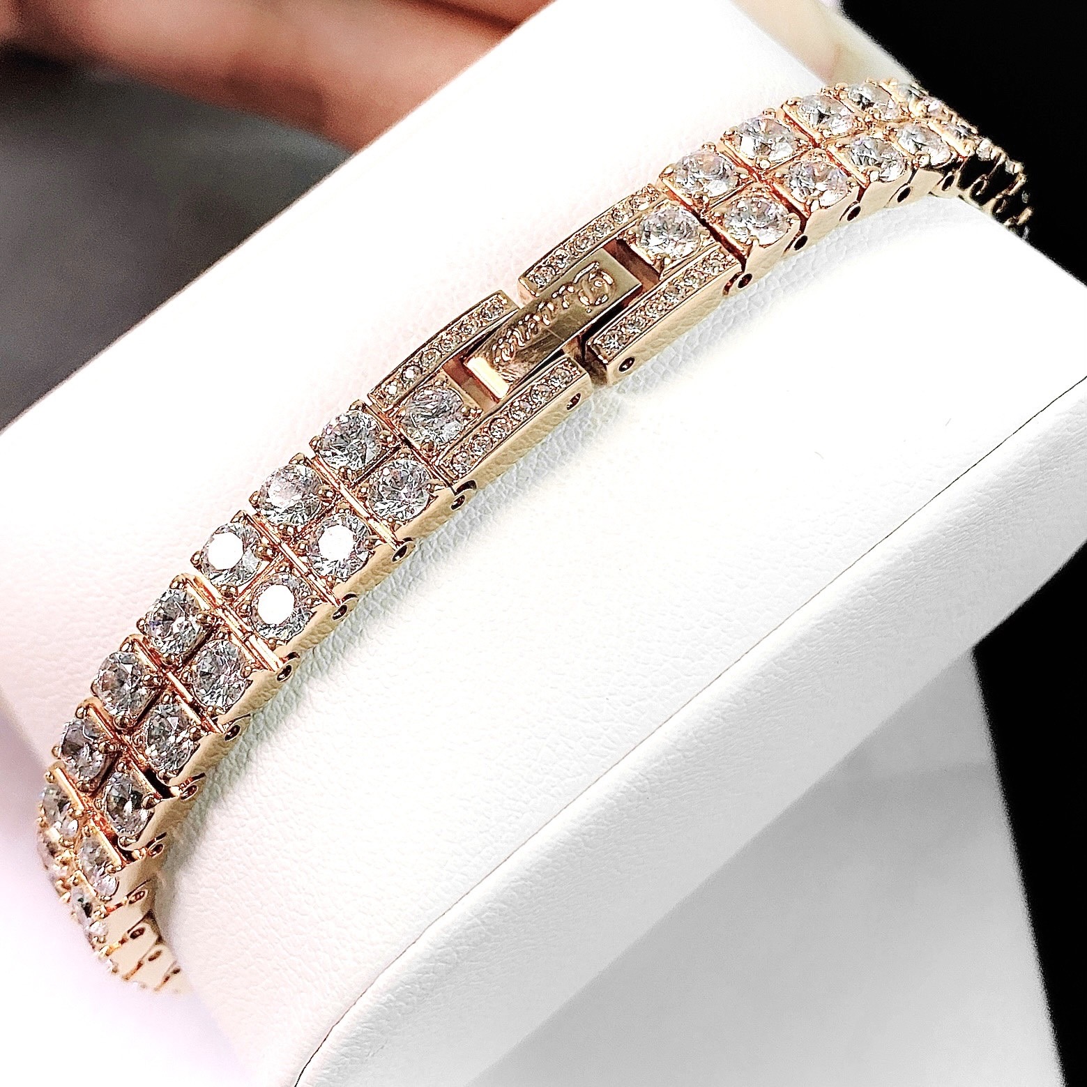 Đồng Hồ Davena Mặt Tròn |Nữ Giới |Rose Gold |Dây Kim Loại Full Đá |Máy Pin (Quartz) |Size 26mm |donghogiatot.vn