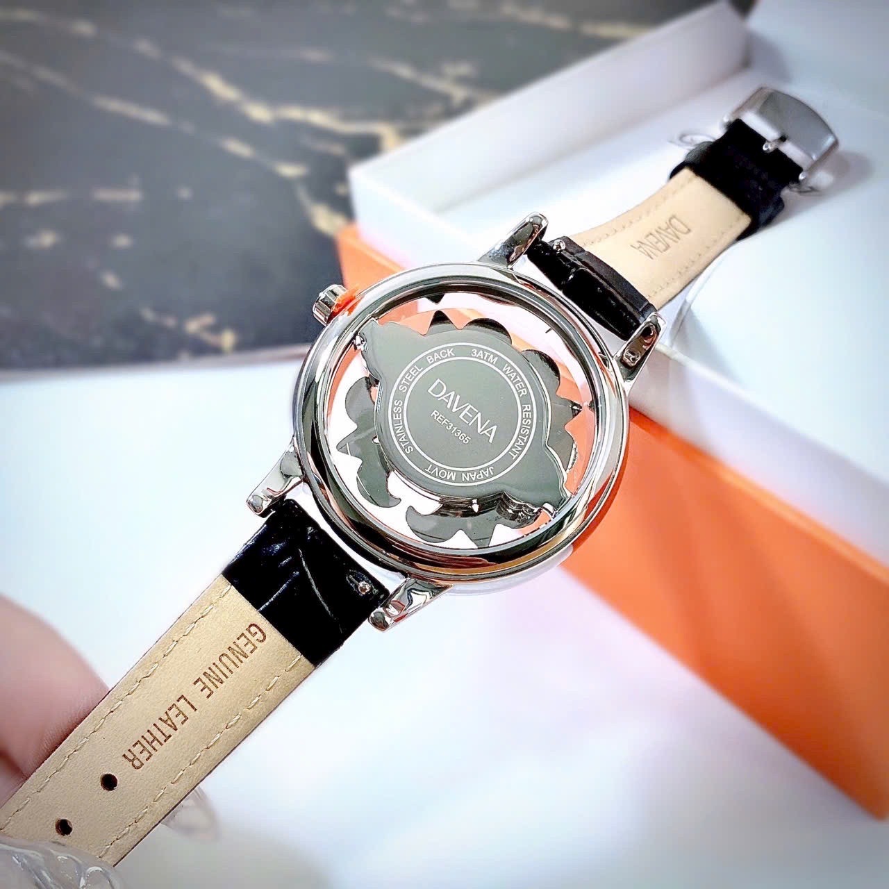 Đồng Hồ Davena Bông Hoa Xoay |Nữ Giới |Đính Đá Silver |Dây Da Đen |Máy Pin (Quartz) |Size 39mm |donghogiatot.vn