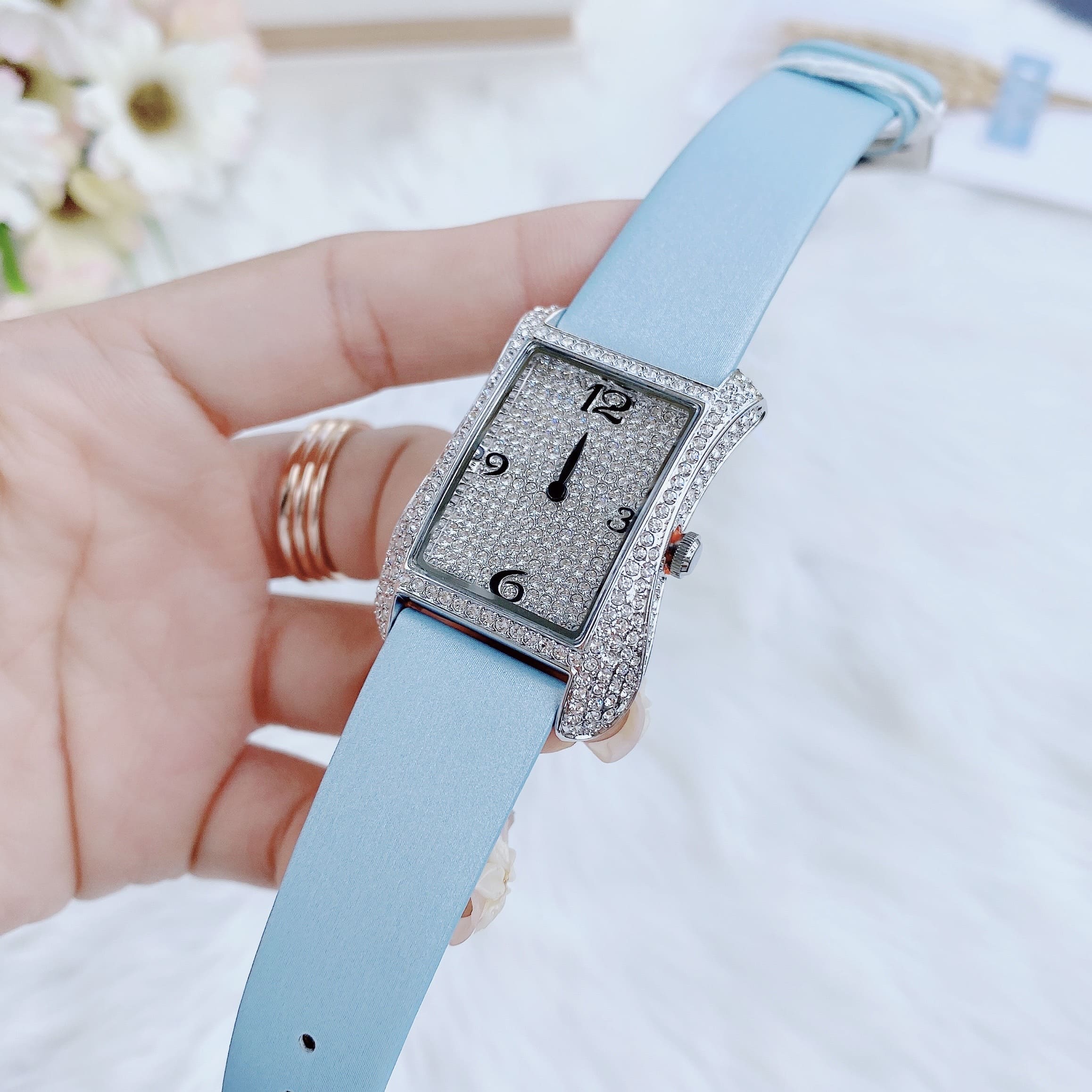 Đồng Hồ Davena Tựa Hermes |Nữ Giới |Full Đá Trắng Silver |Dây Da Xanh |Máy Pin (Máy Quartz) |Size 28x40mm |donghogiatot.vn