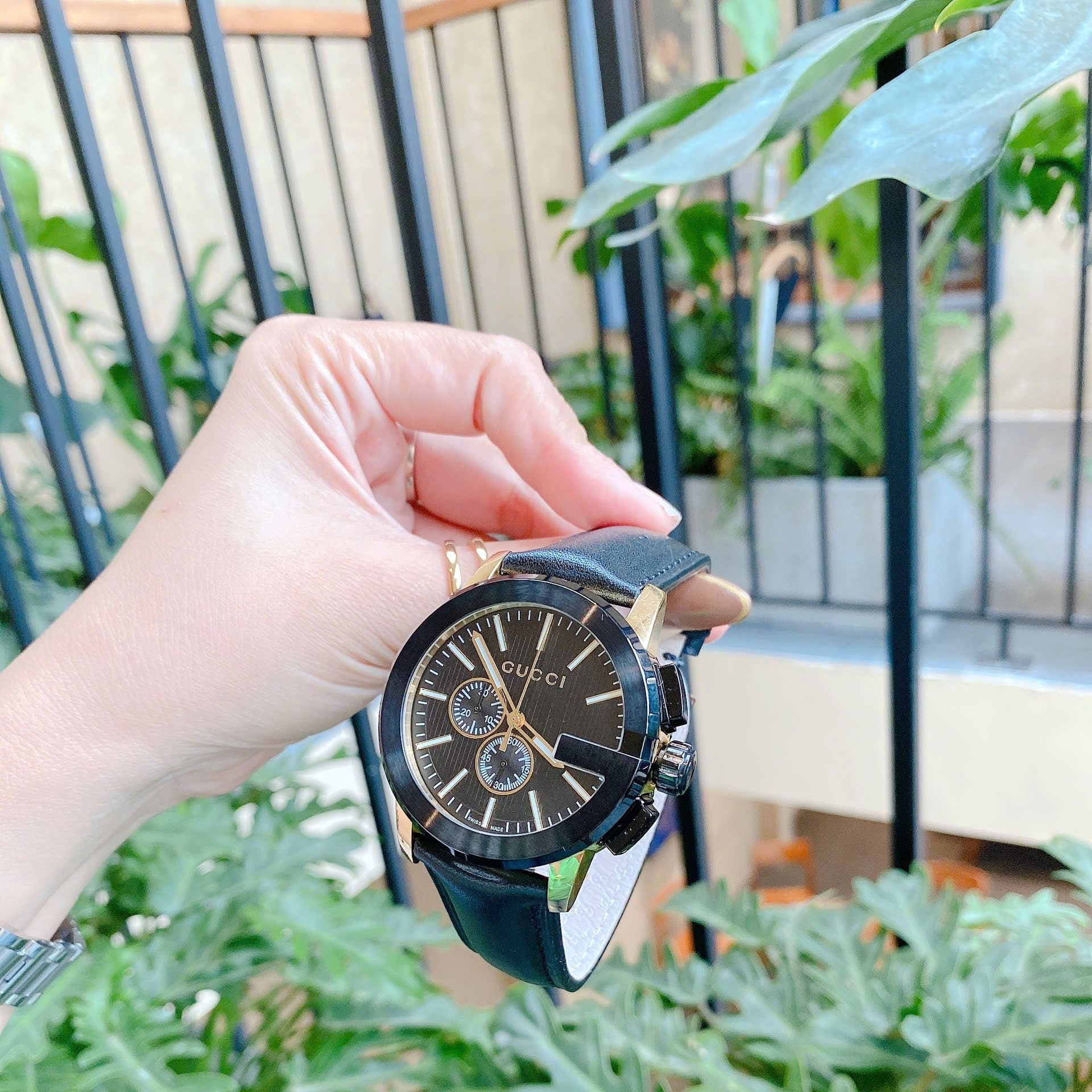 Đồng Hồ Gucci G-Timeless G-Chronograph |Nam |Mặt Đen |Vàng Gold |Dây Da |Máy Pin (Quartz) |Size 42mm |donghogiatot.vn
