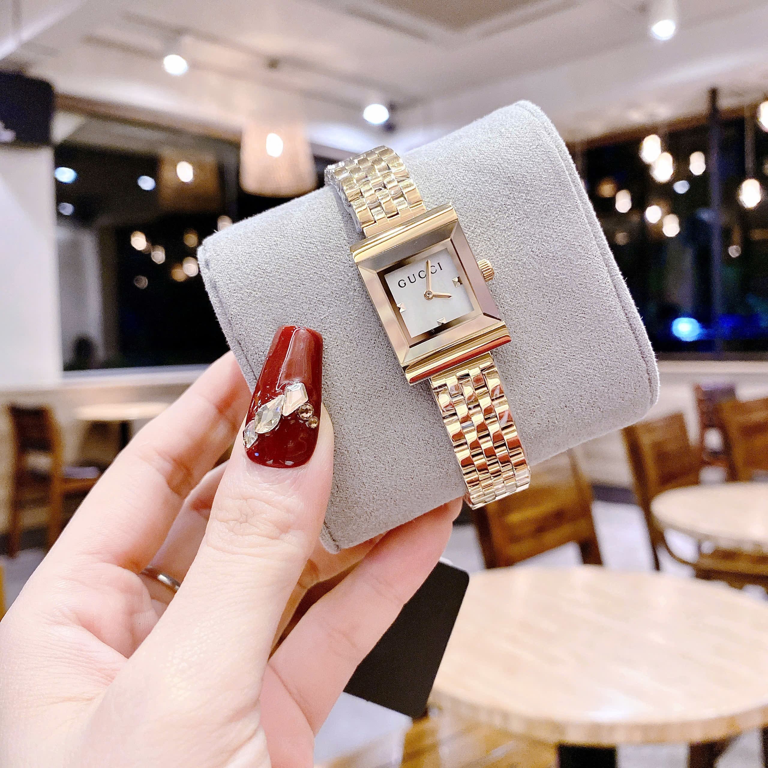 Đồng Hồ Gucci G-Frame |Nữ Giới |Mặt Vuông |Dây Kim Loại Vàng Gold |Máy Pin (Quartz) |Size 19mm |donghogiatot.vn
