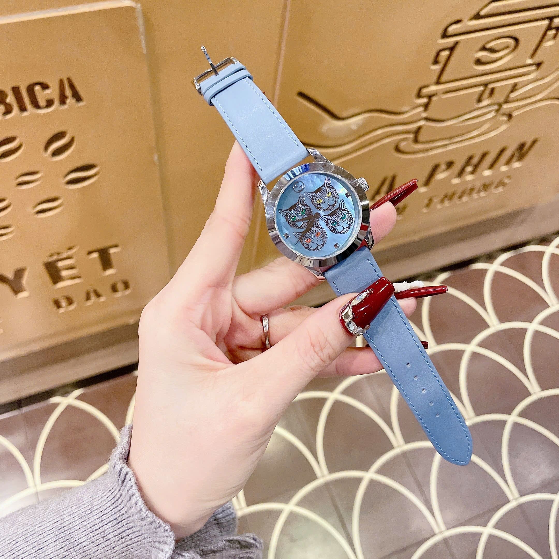 Đồng Hồ Gucci G-Timeless 4 Chú Mèo |Nữ |Mặt Khảm Trai |Dây Da Xanh Dương |Máy Pin (Quartz) |Size 38mm |donghogiatot.vn