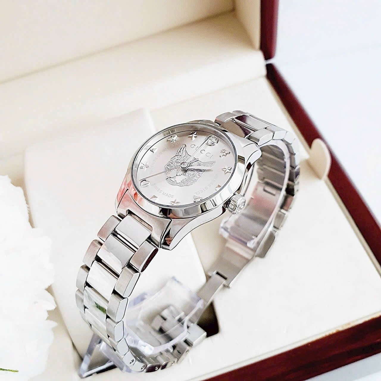 Đồng Hồ Gucci G-Timeless Cat |Nữ |Họa Tiết Mèo |Dây Kim Loại Trắng Silver |Máy Pin (Quartz) |Size 28mm |donghogiatot.vn