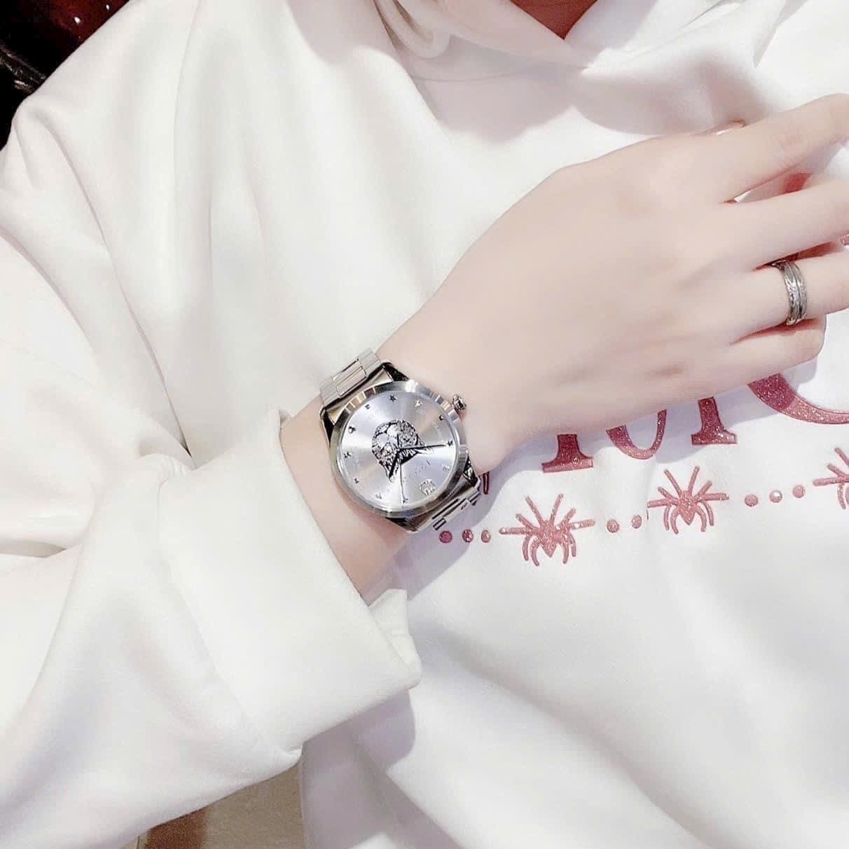 Đồng Hồ Gucci G-Timeless Mystic Cat Motif |Nam |Dây Kim Loại Trắng Silver |Máy Pin (Quartz) |Size 38mm |donghogiatot.vn