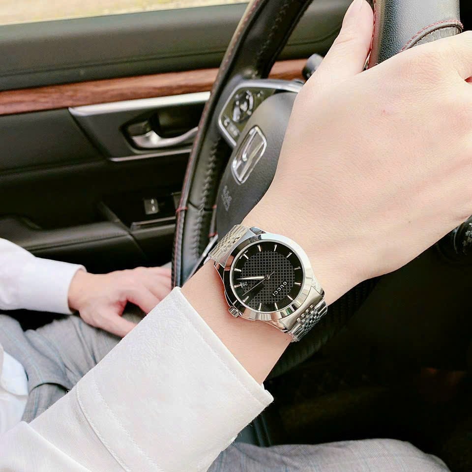 Đồng Hồ Gucci G-Timeless |Nam Giới |Mặt Tròn Đen |Dây Kim Loại Silver |Máy Pin (Quartz) |Size 38mm |donghogiatot.vn