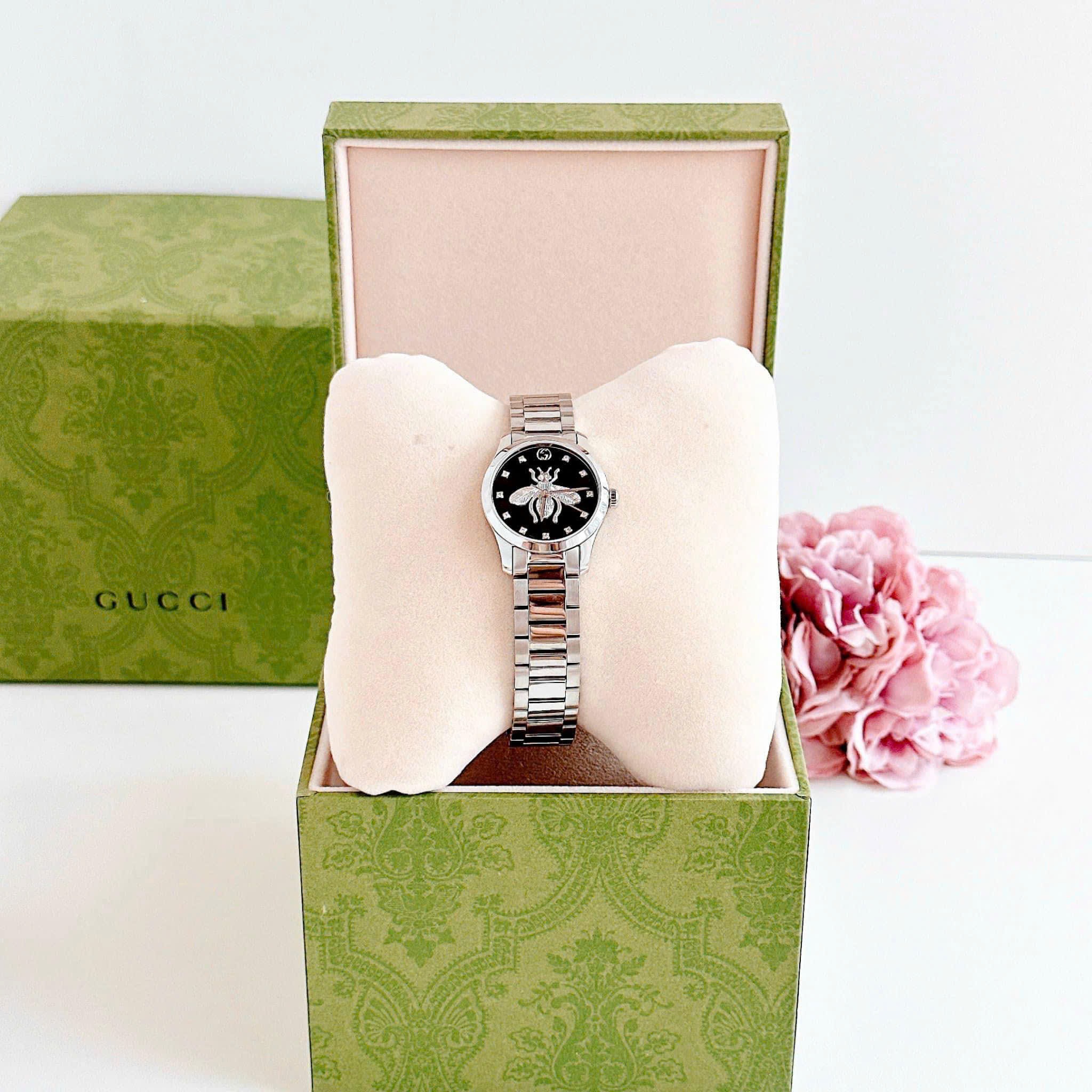 Đồng Hồ Gucci G-Timeless |Nữ |Họa Tiết Con Ong Đen |Dây Kim Loại Silver |Máy Pin (Quartz) |Size 28mm |donghogiatot.vn