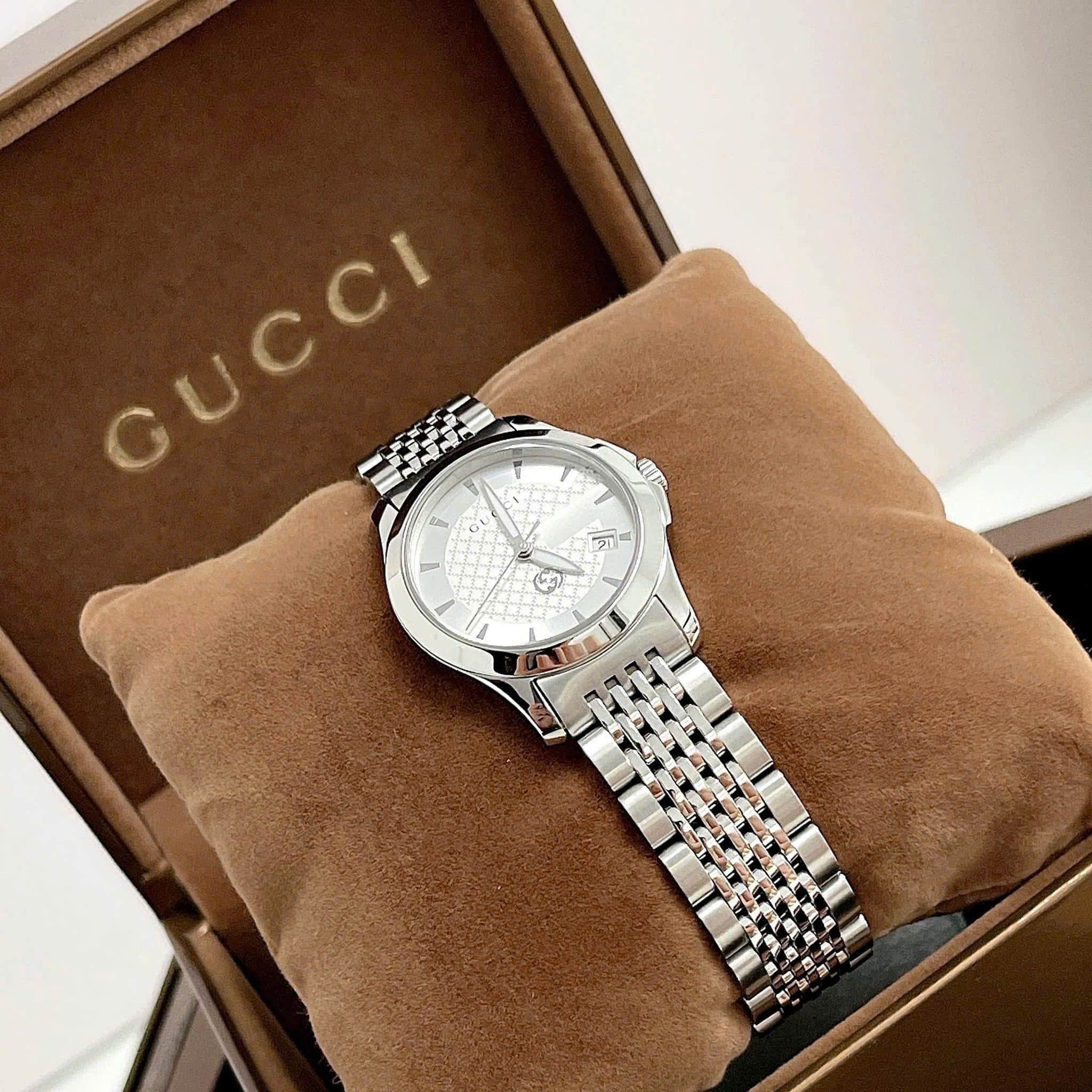 Đồng Hồ Gucci G-Timeless |Nữ Giới |Mặt Màu Trắng |Dây Kim Loại Silver |Máy Pin (Quartz) |Size 28mm |donghogiatot.vn