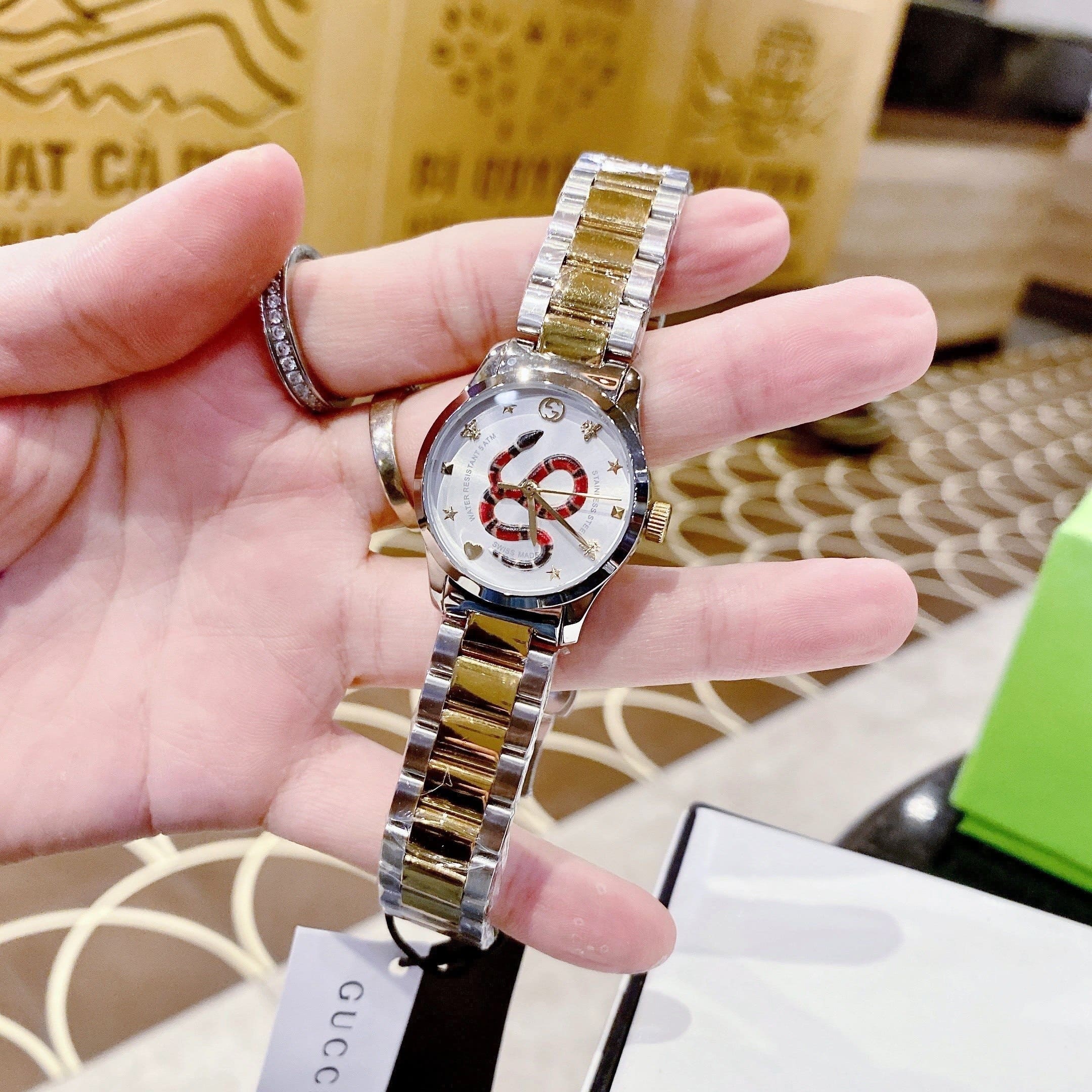 Đồng Hồ Gucci G-Timeless Snake Motif |Nữ |Rắn 3D |Dây Kim Loại Demi Vàng |Máy Pin (Quartz) |Size 29mm |donghogiatot.vn