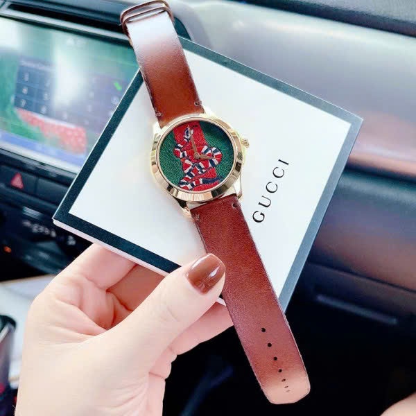 Đồng Hồ Gucci Le-Marche-Des-Merveilles |Nữ |Hình Rắn Thêu |Dây Da Nâu |Máy Pin (Quartz) |Size 38mm |donghogiatot.vn