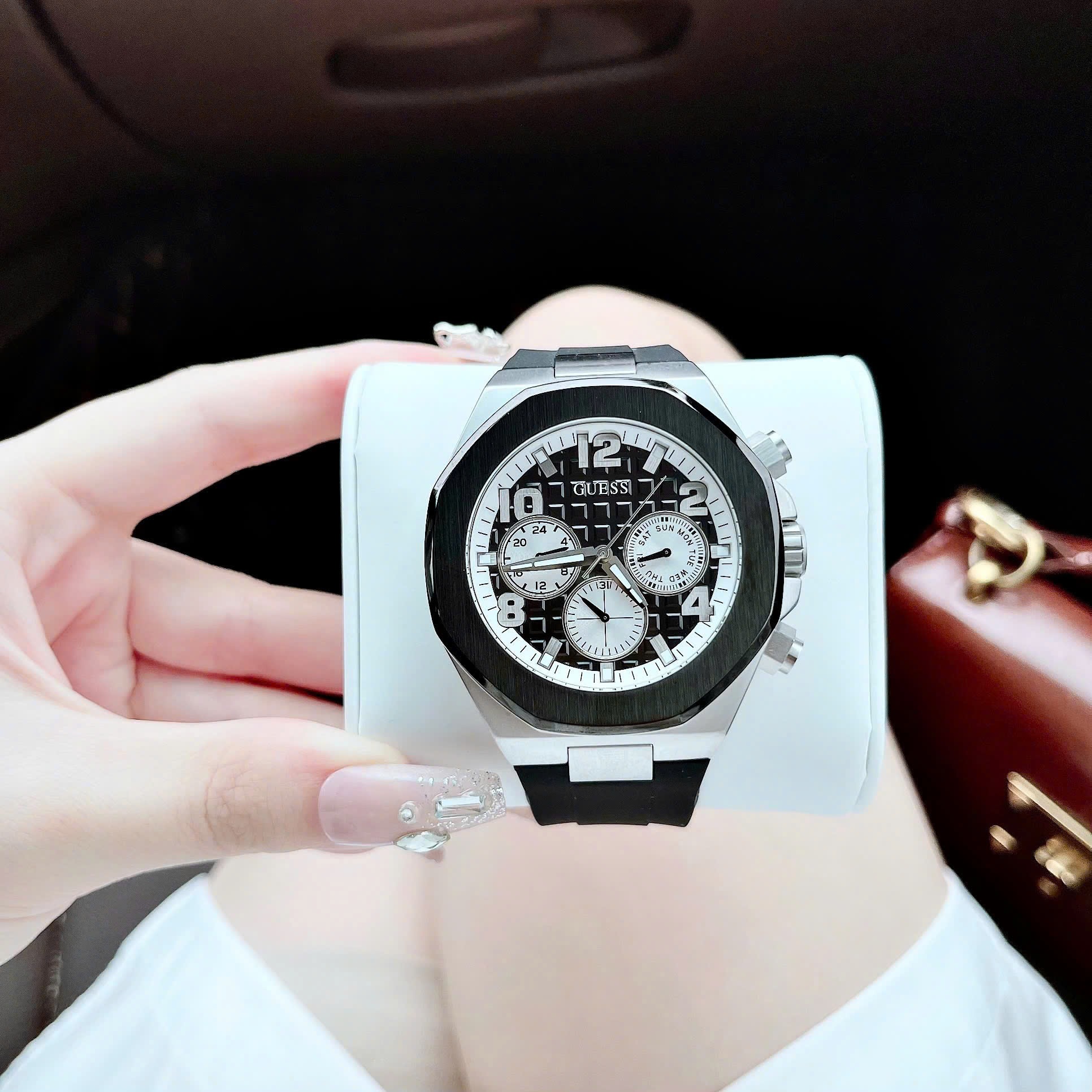 Đồng Hồ Guess Empire |Nam Giới |Chronograph |Silver |Dây Cao Su Đen |Máy Pin (Quartz) |Size 46mm |donghogiatot.vn