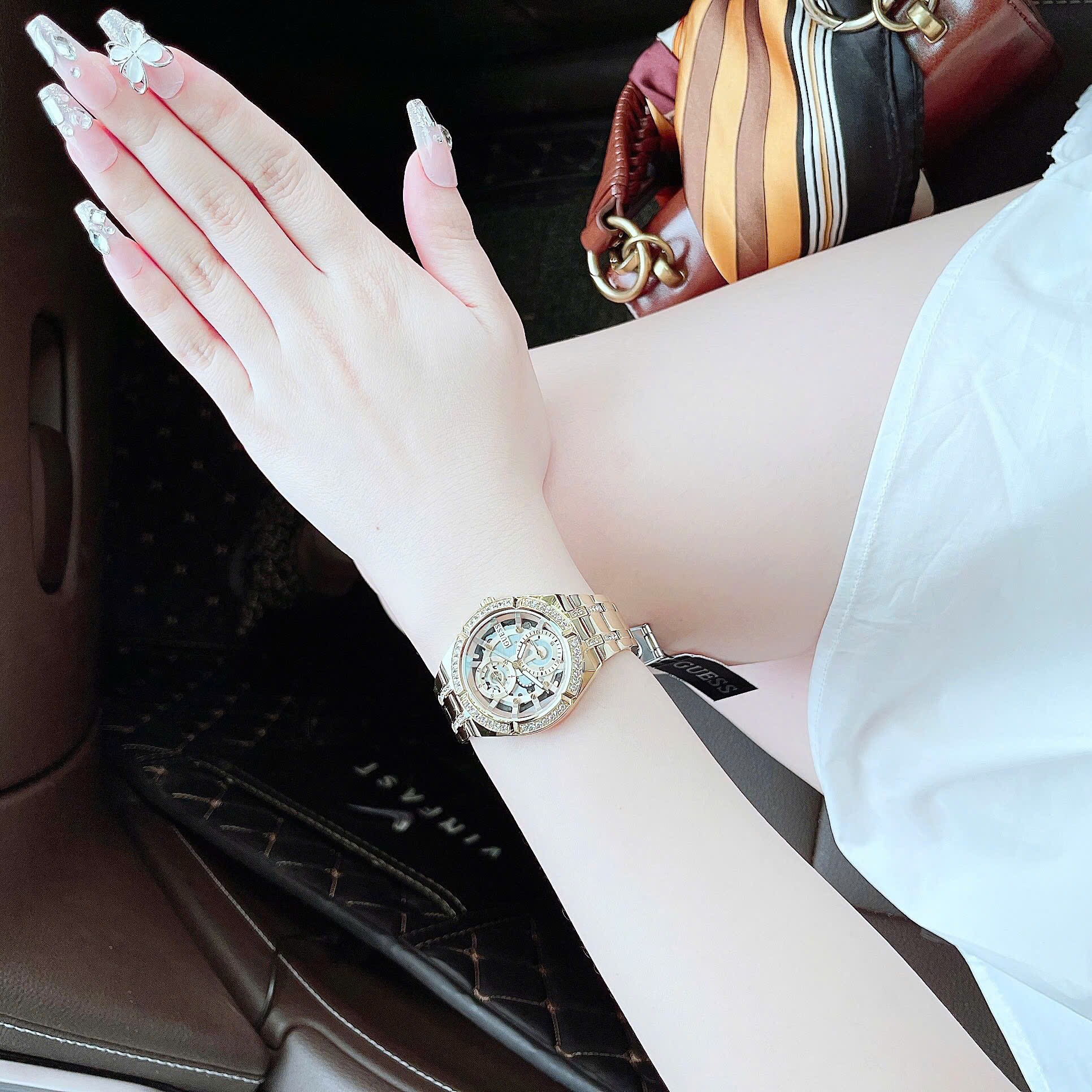 Đồng Hồ Guess Allara |Nữ Giới |Đính Đá |Dây Kim Loại Vàng Gold |Máy Pin (Quartz) |Size 36mm |donghogiatot.vn