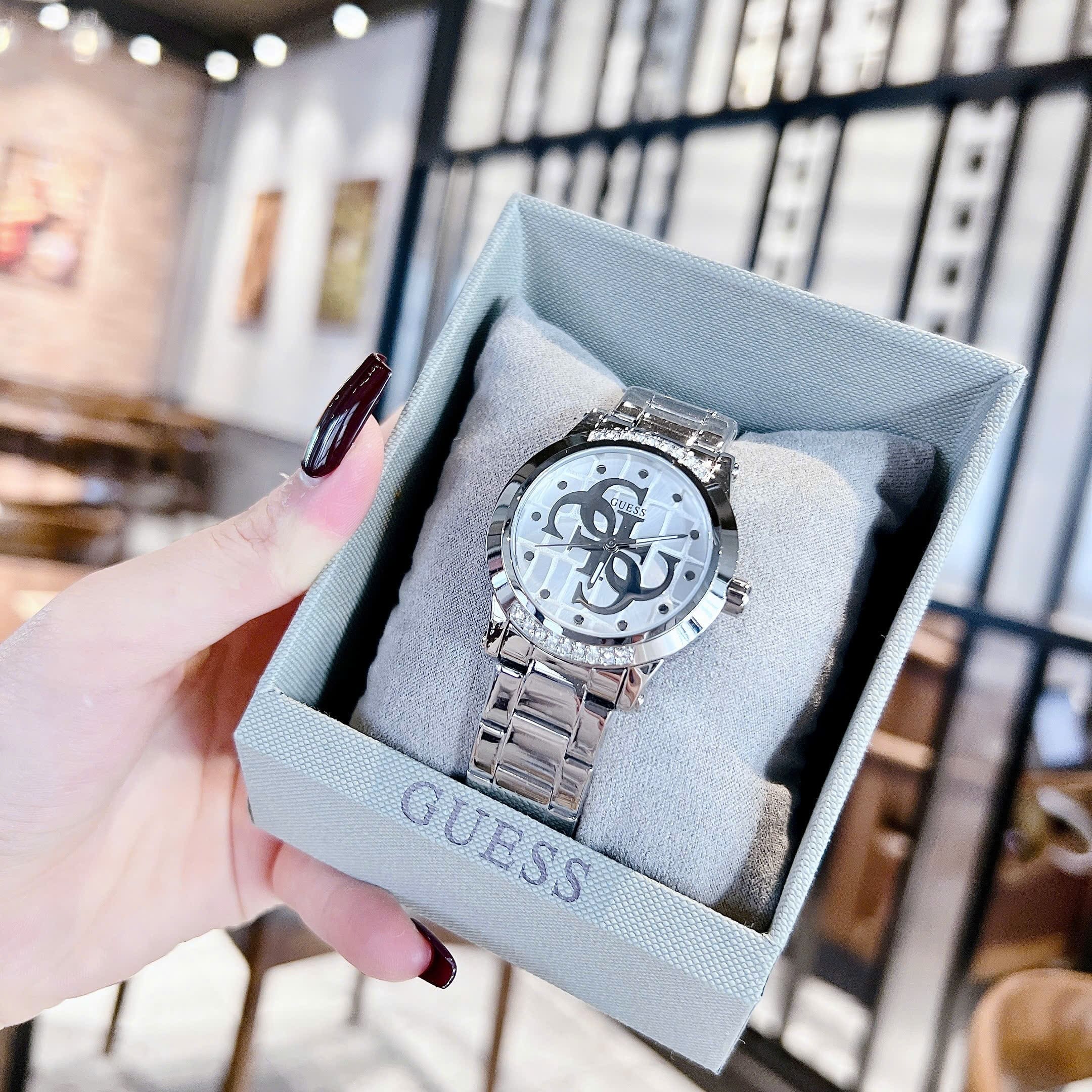 Đồng Hồ Guess Annette |Nữ Giới |Mặt Trắng |Đính Đá |Dây Kim Loại Silver |Máy Pin (Quartz) |Size 36mm |donghogiatot.vn