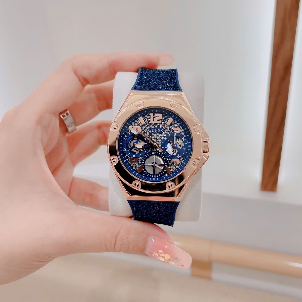 Đồng Hồ Guess Asteria |Nữ Giới |Rose Gold |Dây Cao Su Xanh Nhũ |Máy Pin (Quartz) |Size 40mm |donghogiatot.vn
