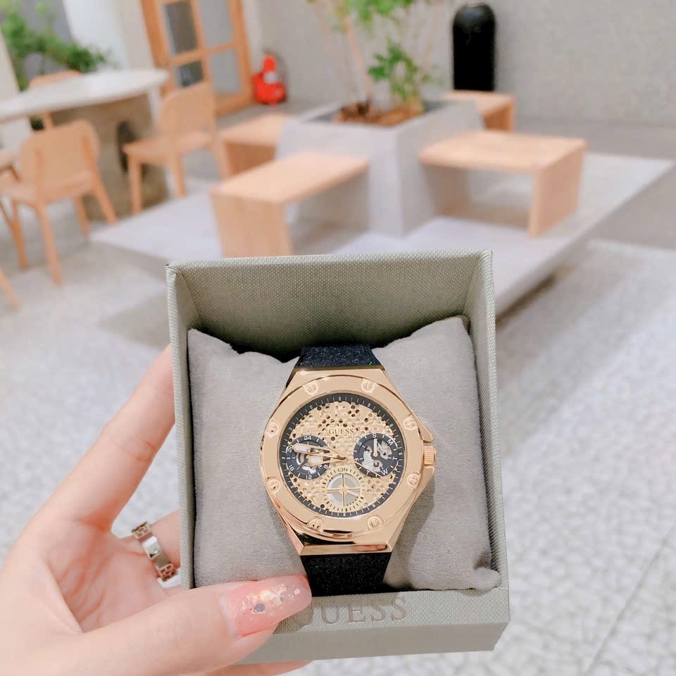 Đồng Hồ Guess Asteria |Nữ Giới |Vàng Gold |Dây Cao Su Đen Nhũ |Máy Pin (Quartz) |Size 40mm |donghogiatot.vn