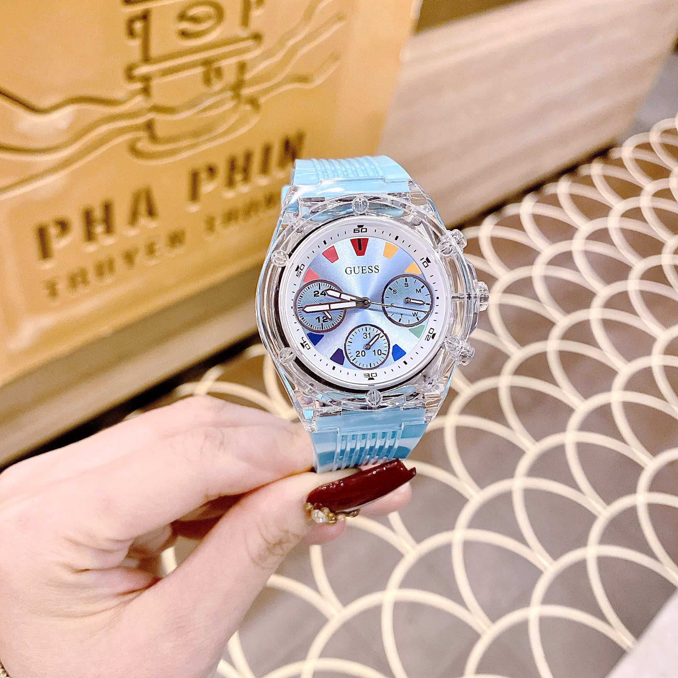 Đồng Hồ Guess Clear |Nữ Giới |Multifunction |Dây Sillicone Xanh Da Trời |Máy Pin (Quartz) |Size 39mm |donghogiatot.vn