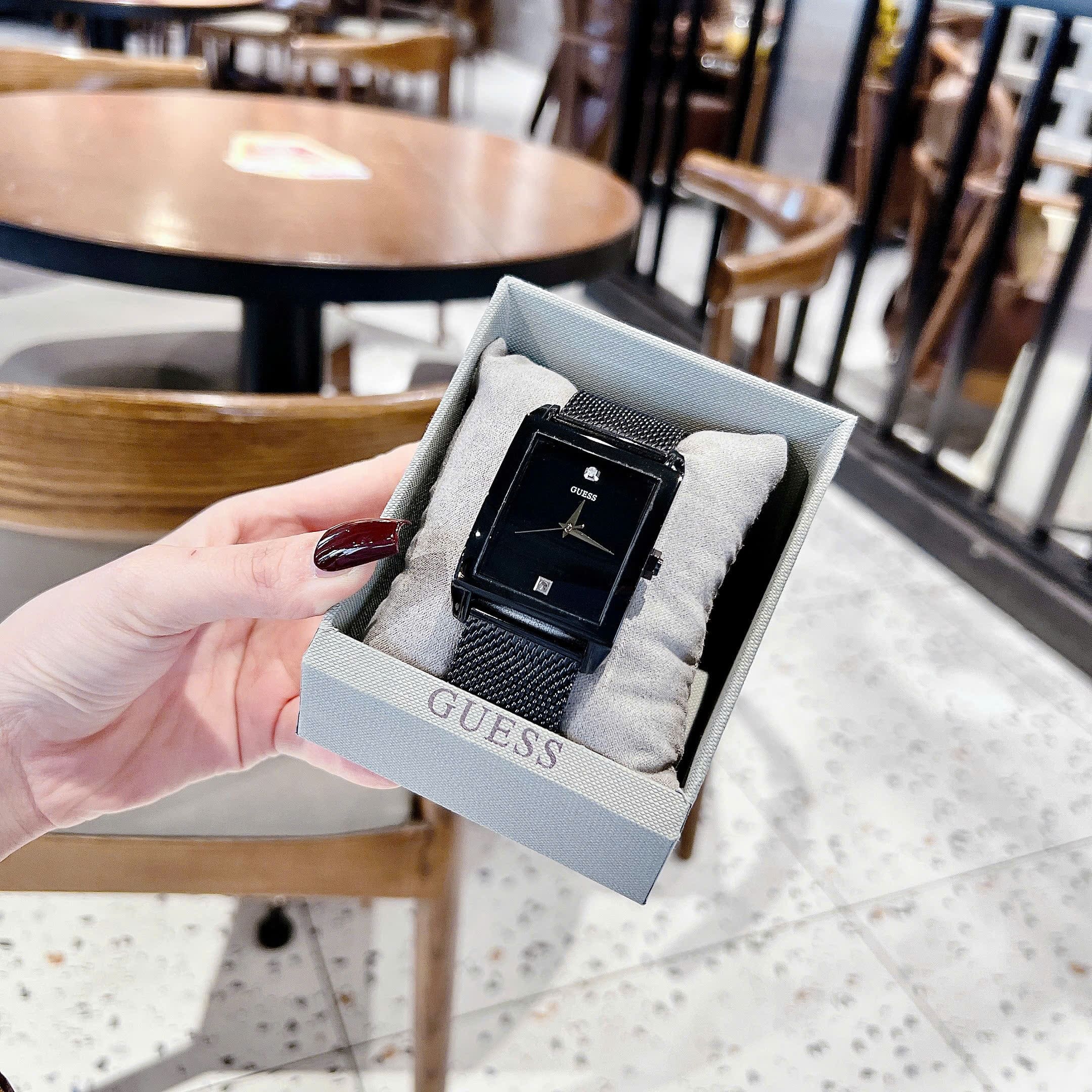 Đồng Hồ Guess Clyde |Nam Giới |Mặt Chữ Nhật |Dây Mesh Lưới Full Đen |Máy Pin (Quartz) |Size 40x35mm |donghogiatot.vn