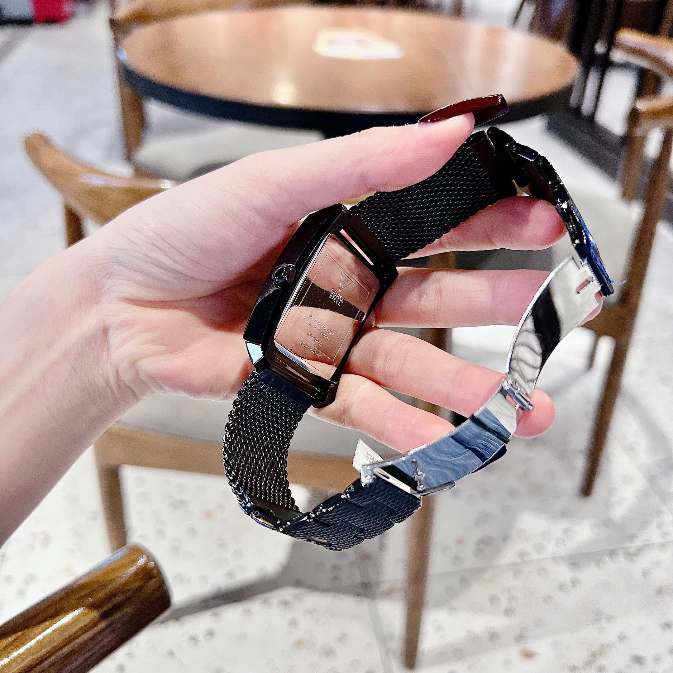 Đồng Hồ Guess Clyde |Nam Giới |Mặt Chữ Nhật |Dây Mesh Lưới Full Đen |Máy Pin (Quartz) |Size 40x35mm |donghogiatot.vn