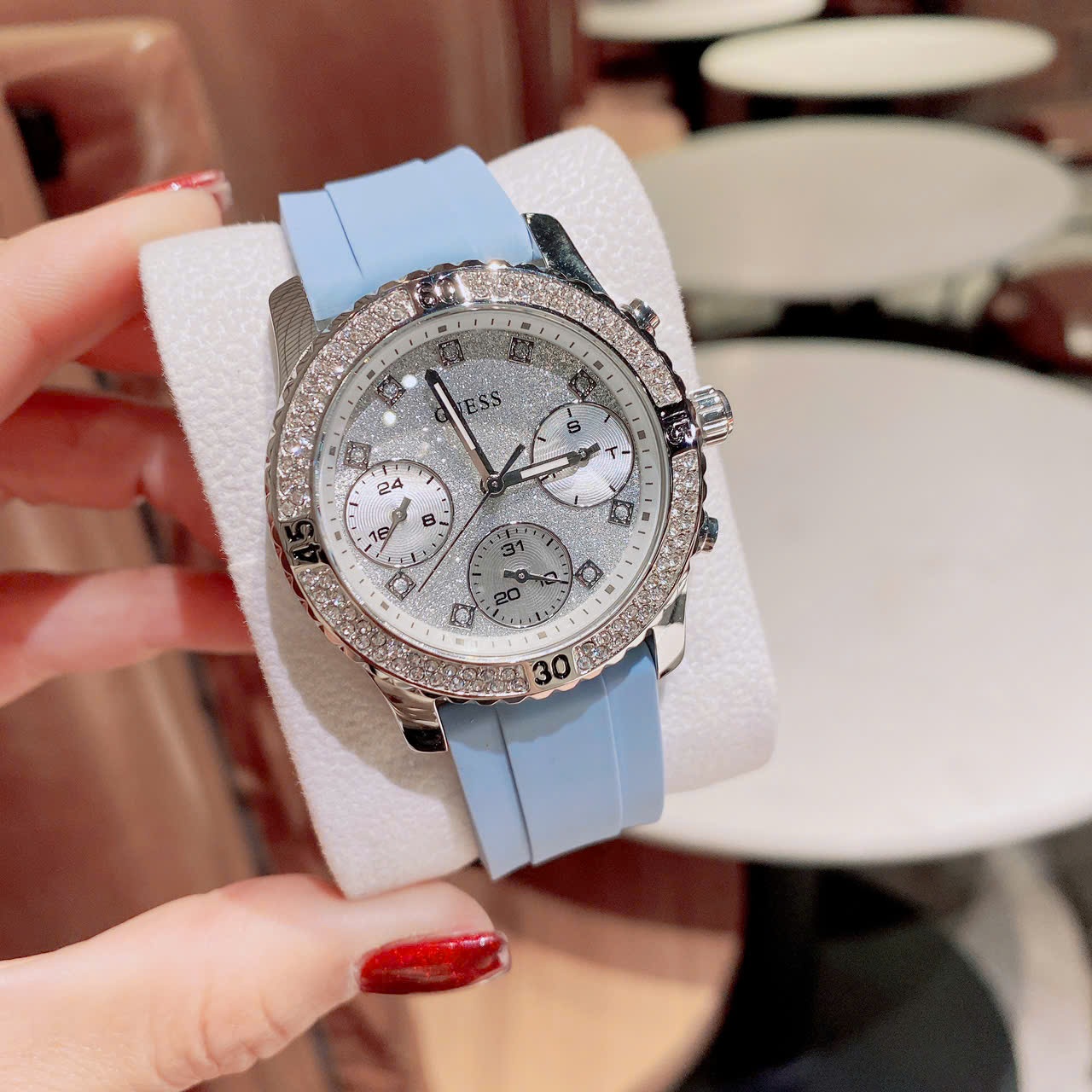 Đồng Hồ Guess Confetti |Nữ Giới |Mặt Đính Đá |Dây Silicone Xanh Dương |Máy Pin (Quartz) |Size 38mm |donghogiatot.vn