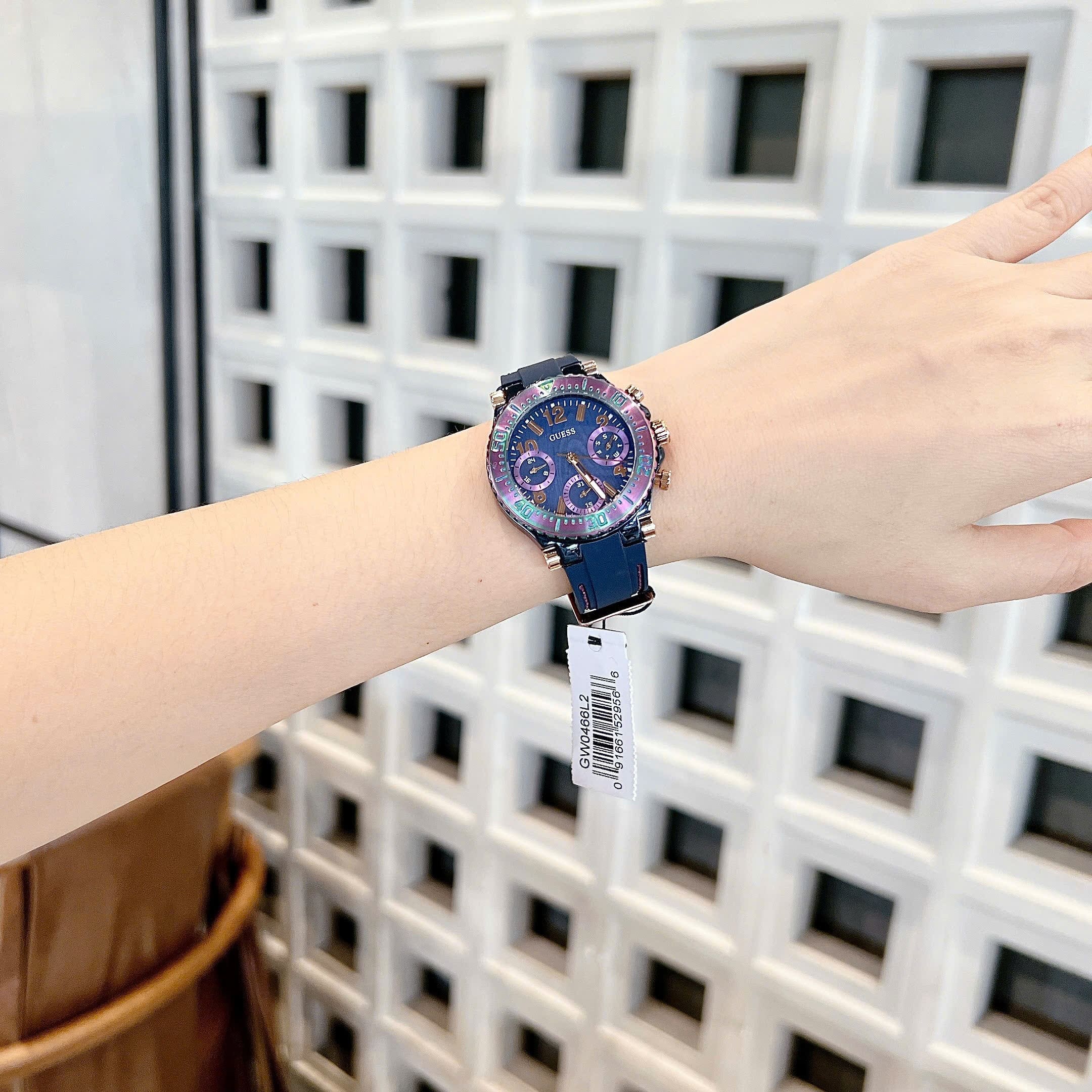 Đồng Hồ Guess Cosmic |Nữ Giới |Mặt Màu Tím |Dây Sillicone Xanh Dương |Máy Pin (Quartz) |Size 36mm |donghogiatot.vn