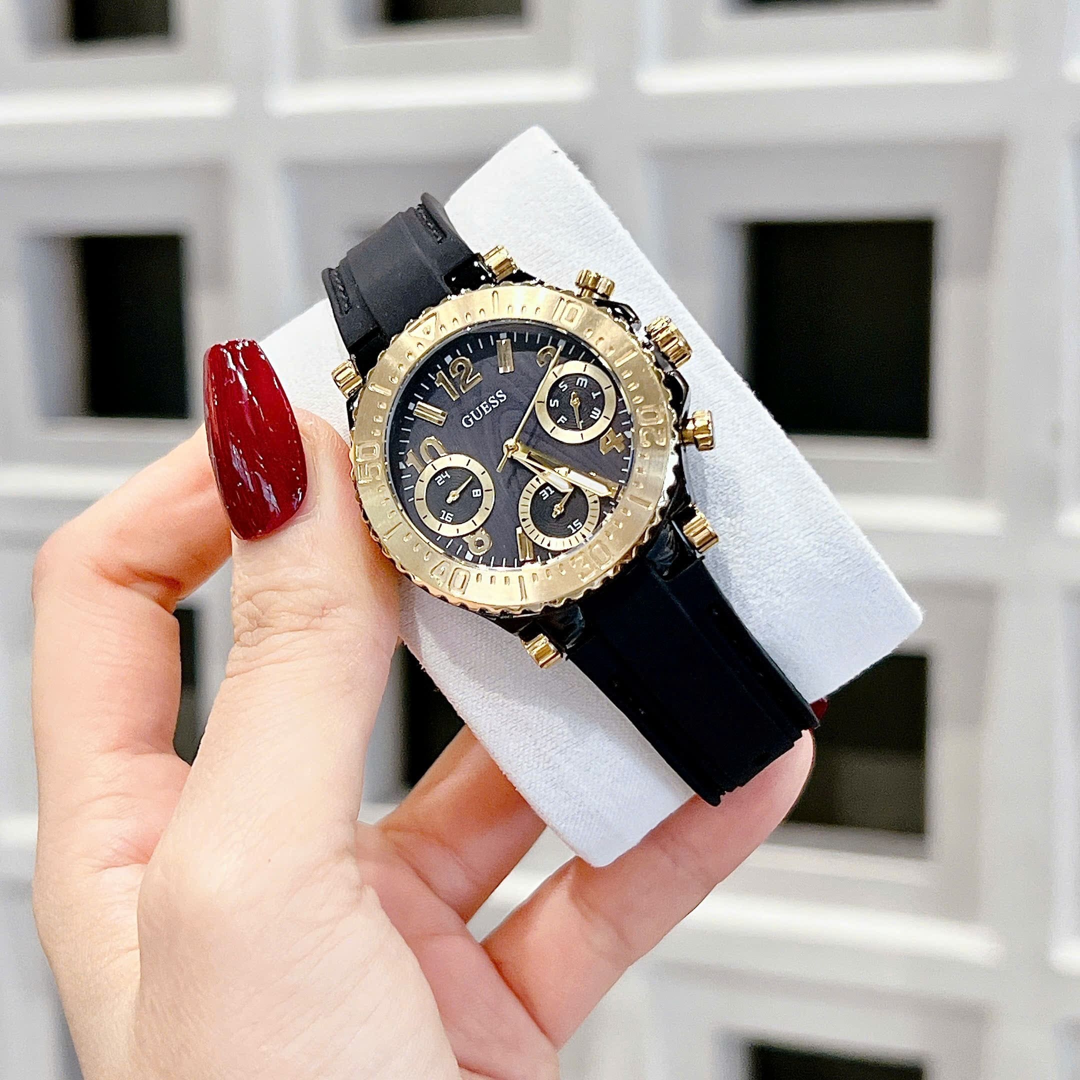 Đồng Hồ Guess Cosmic |Nữ Giới |Mặt Vàng Gold |Dây Cao Su Màu Đen |Máy Pin (Quartz) |Size 36mm |donghogiatot.vn